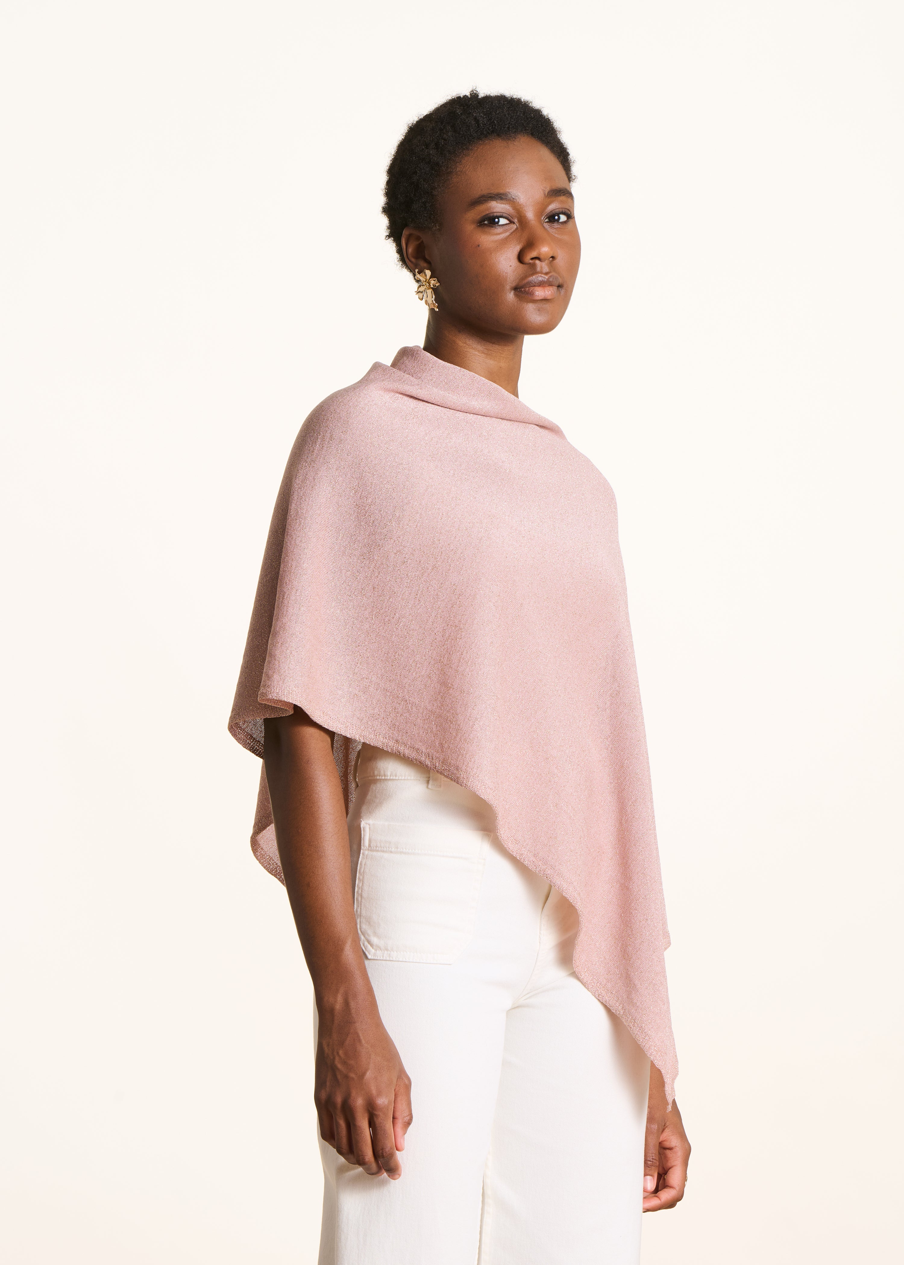 Feinstrick-Cape-Pullover in zartem Rosé mit Schimmer