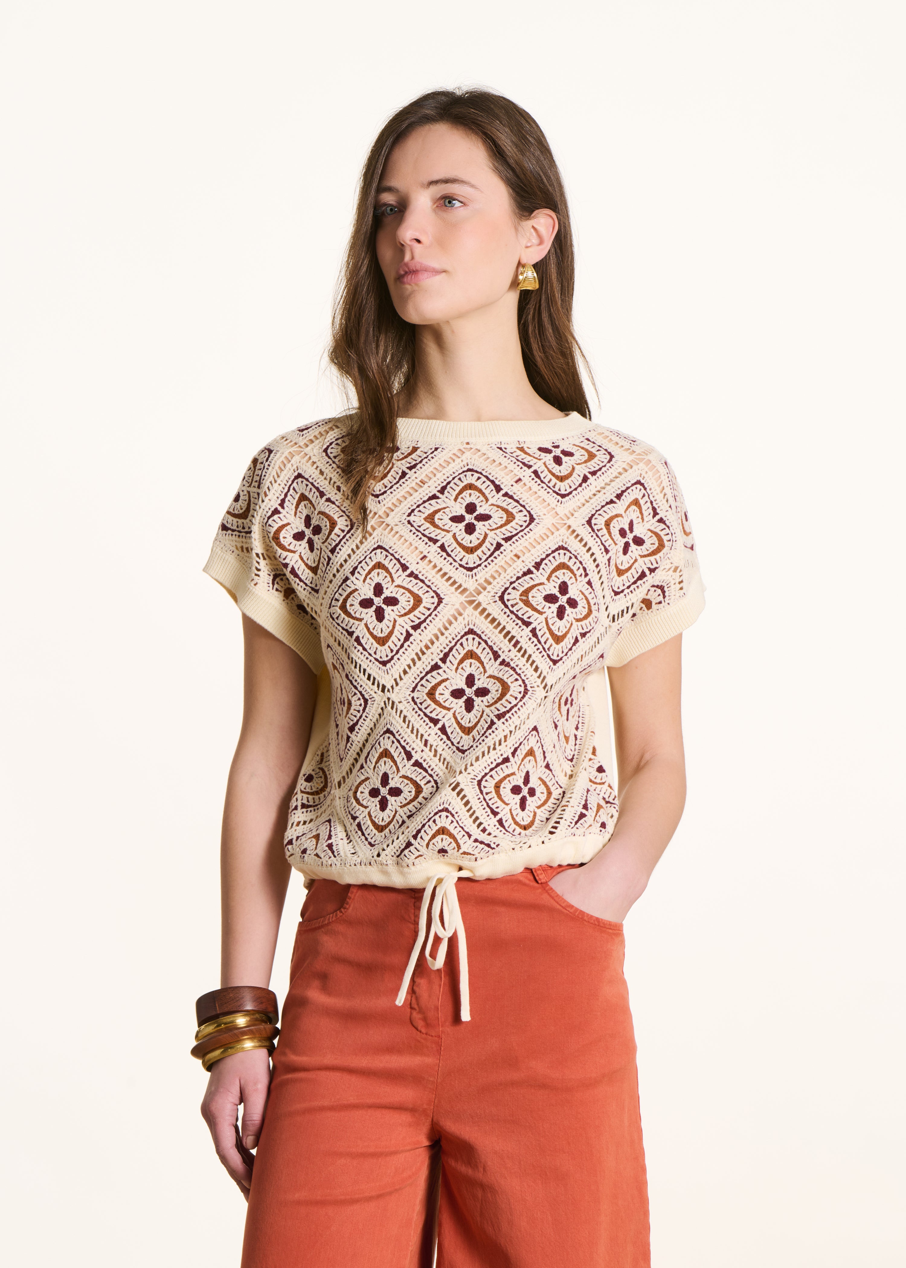 Camisola écru de manga curta em malha de crochet