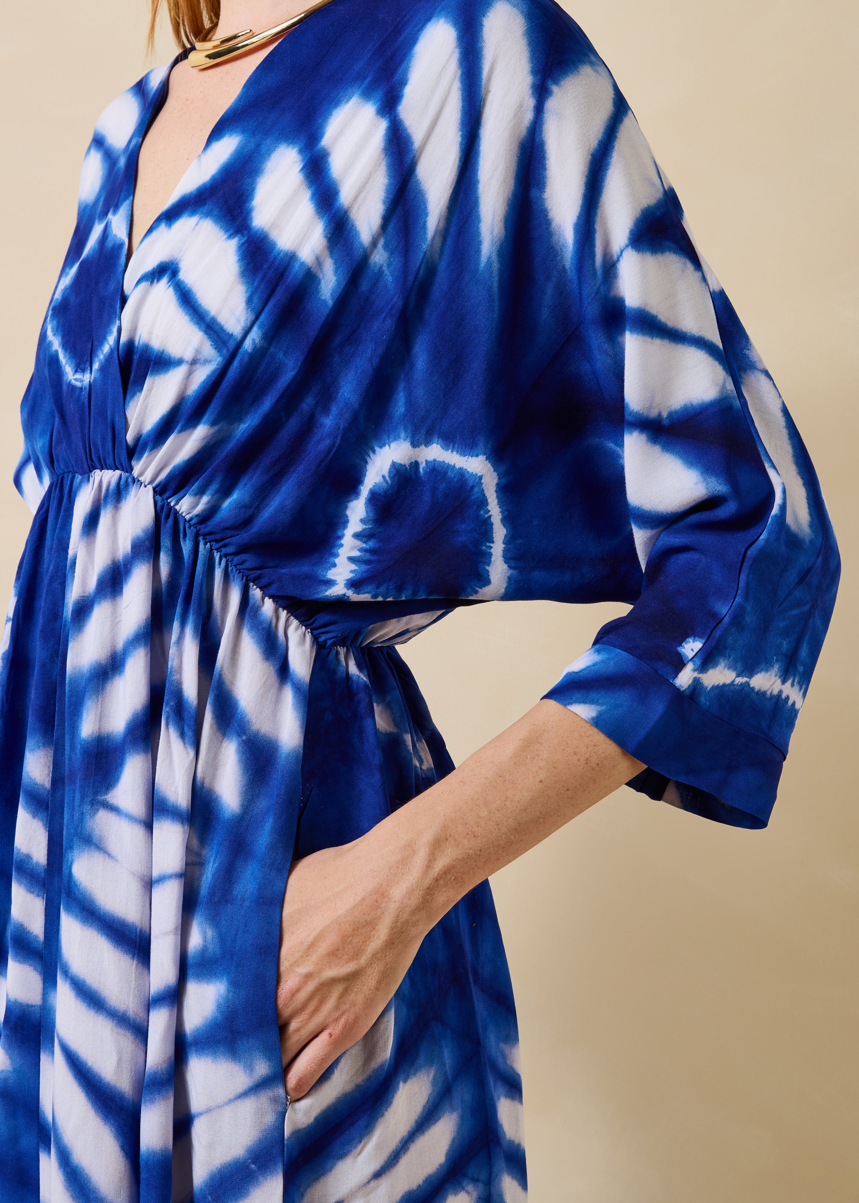 Blue long dress with 3/4 sleeves and print