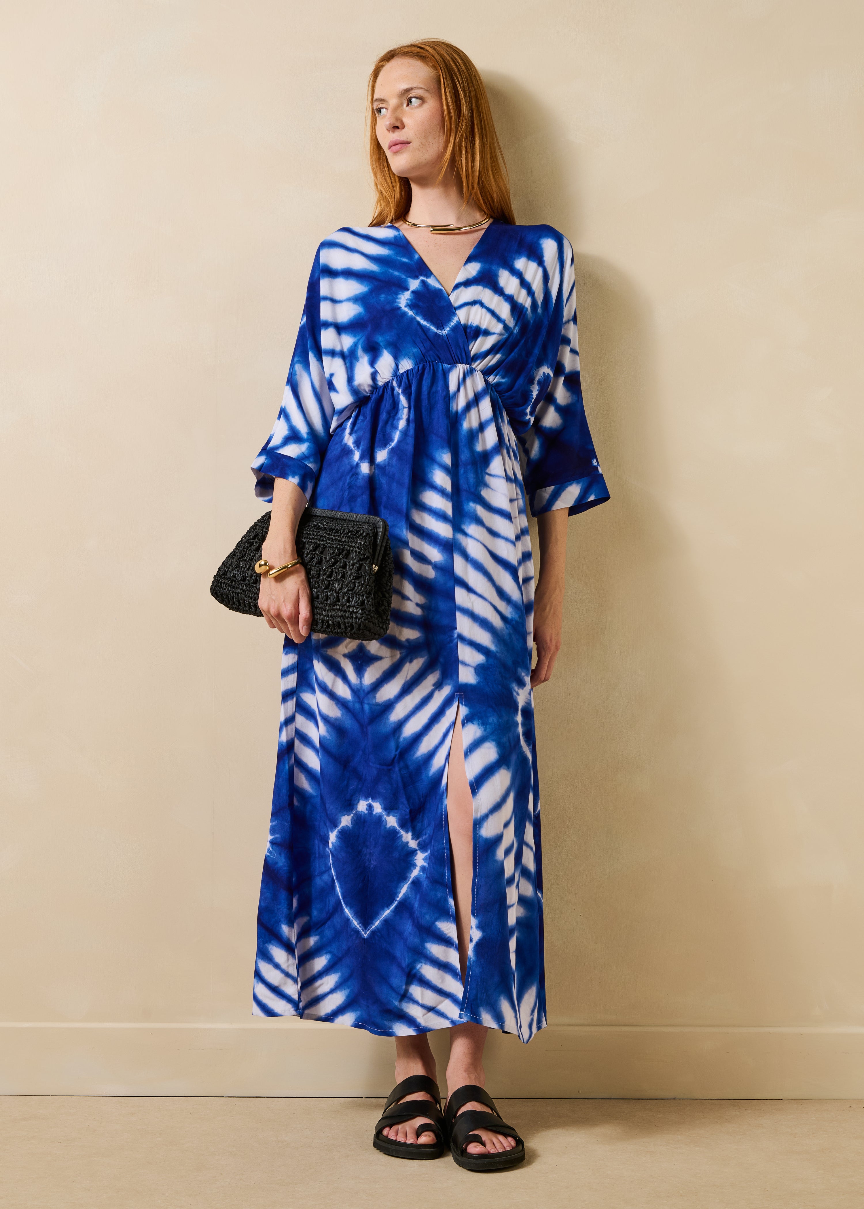Blue long dress with 3/4 sleeves and print