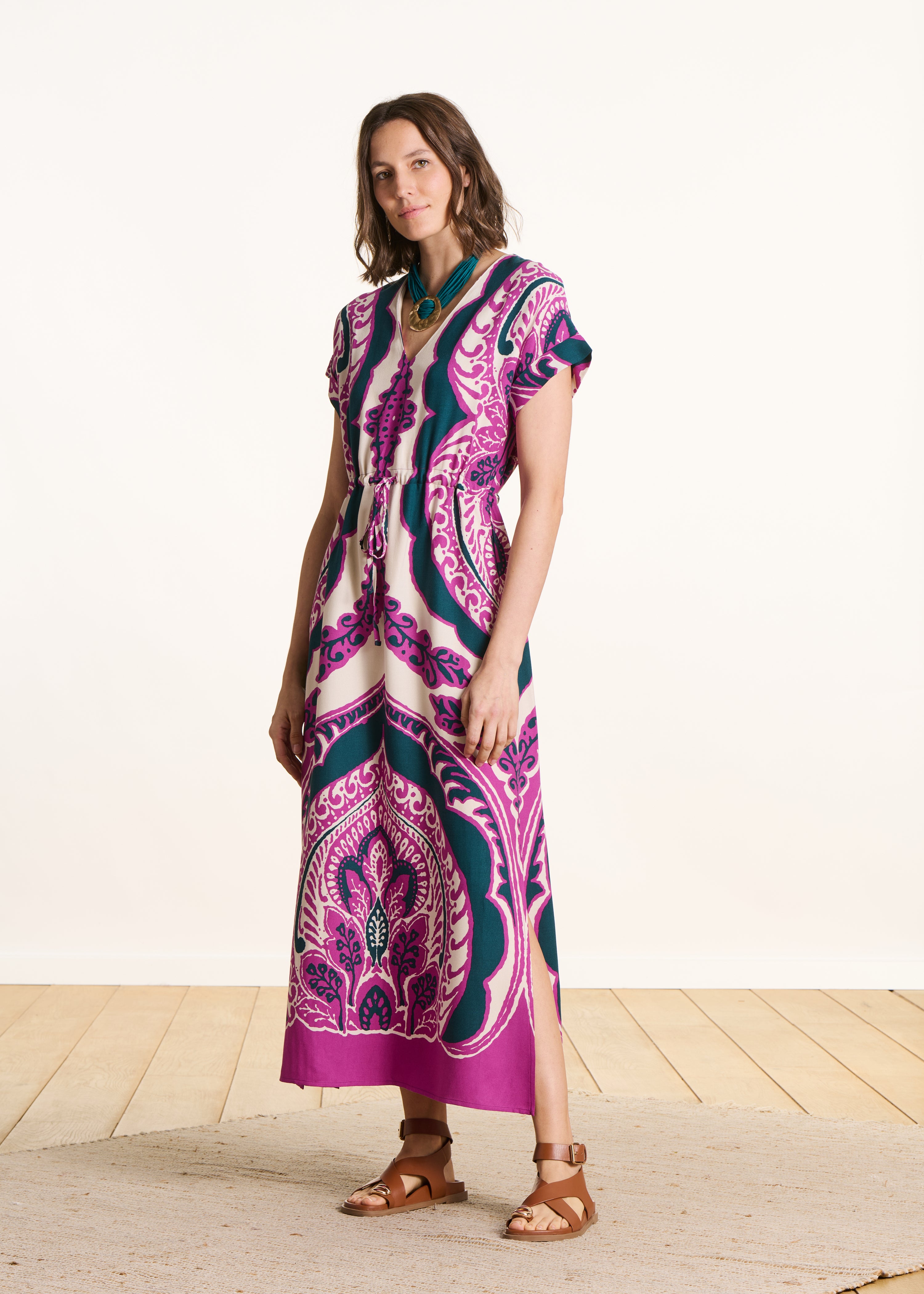 Robe longue fendue manches courtes à imprimé violet
