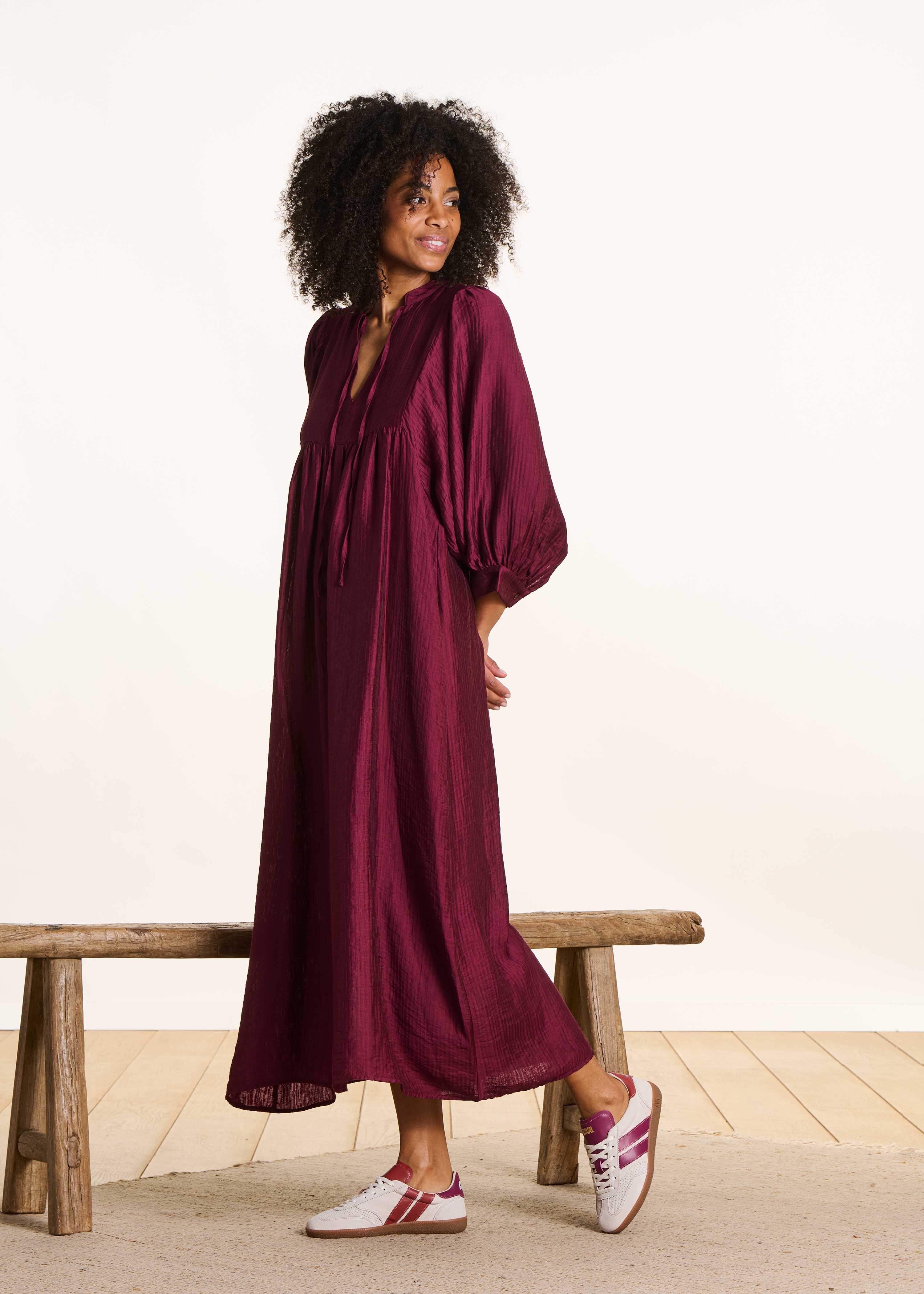 Loose long purple dress with 3/4 sleeves