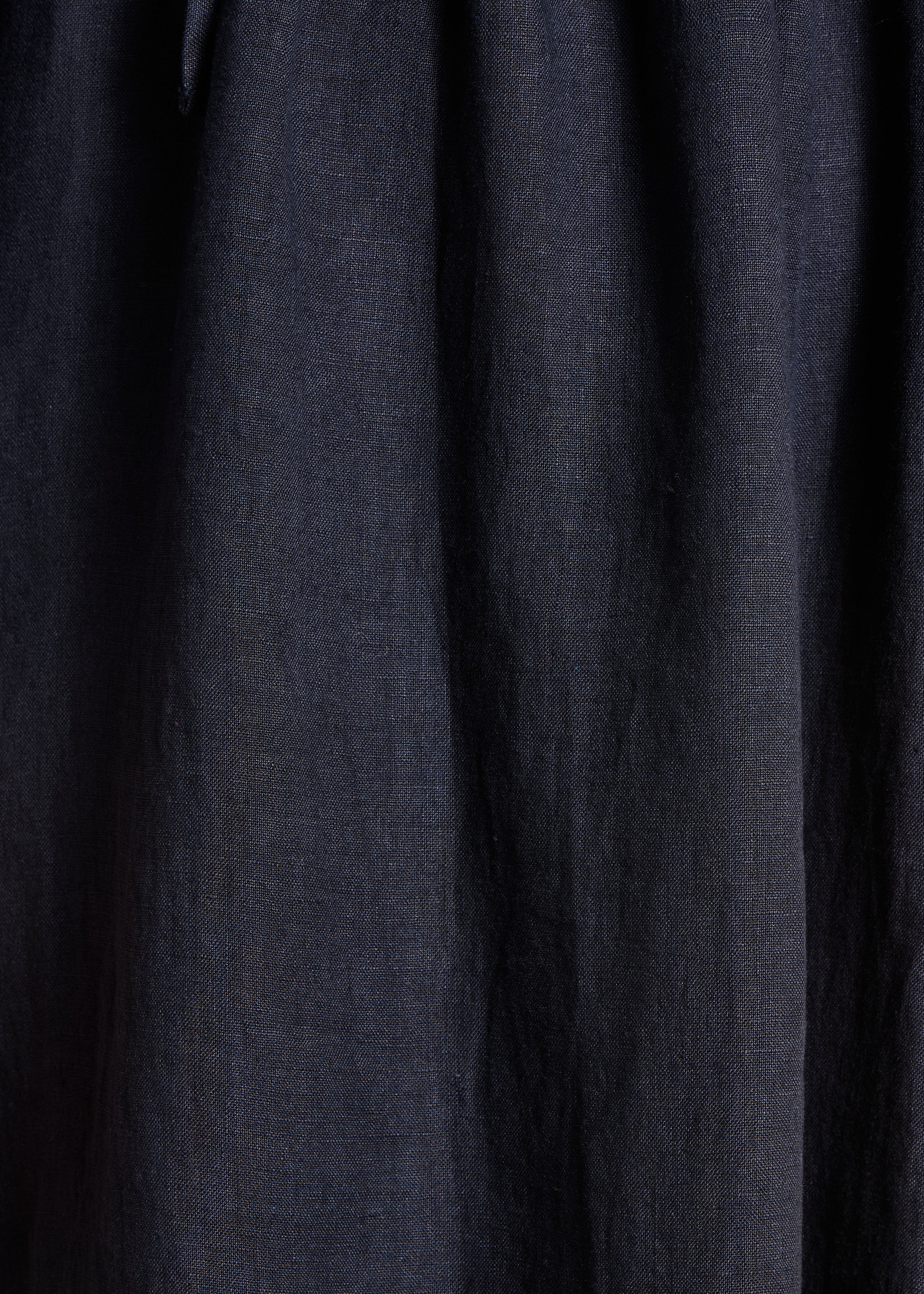 Vestido largo azul oscuro de lino con mangas largas