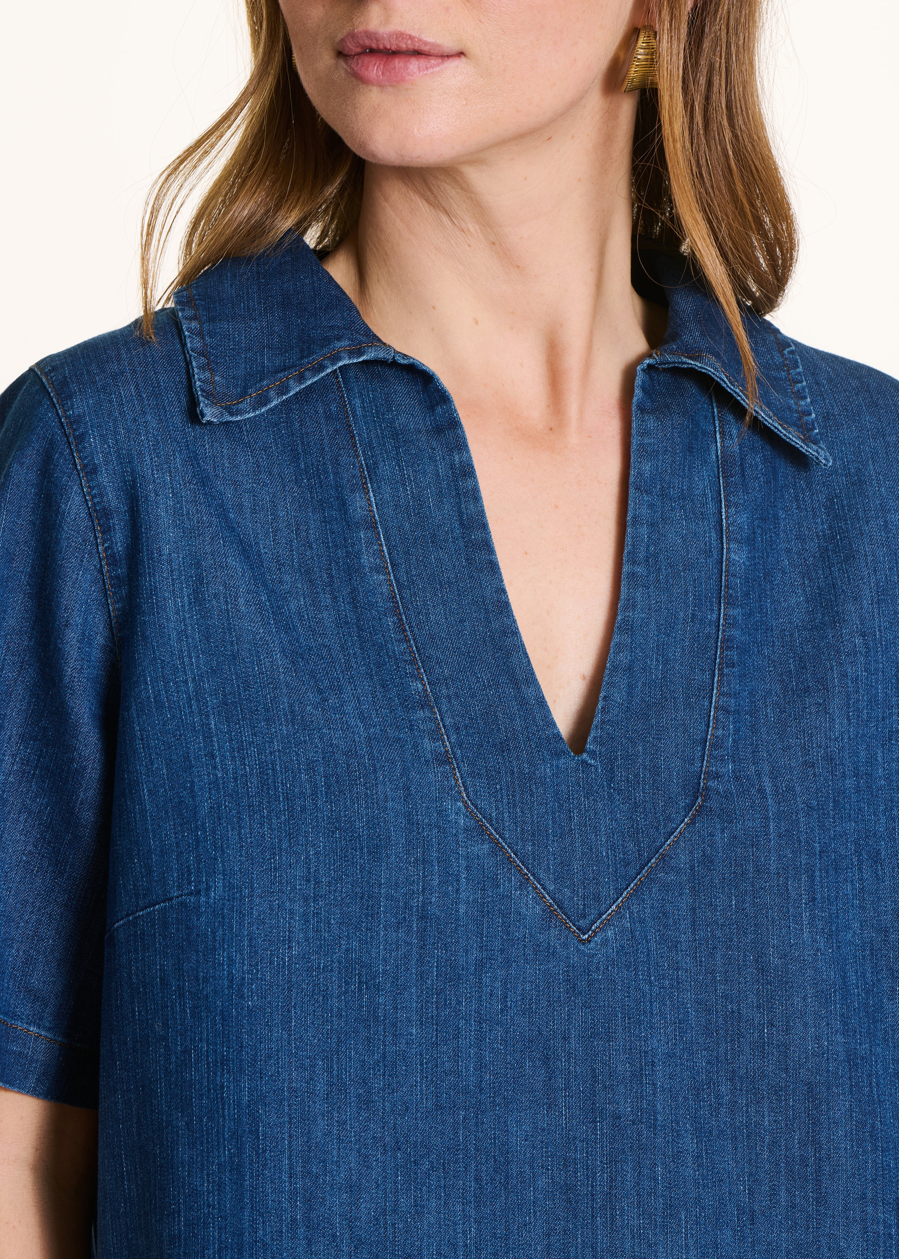 Short denim dress with short sleeves