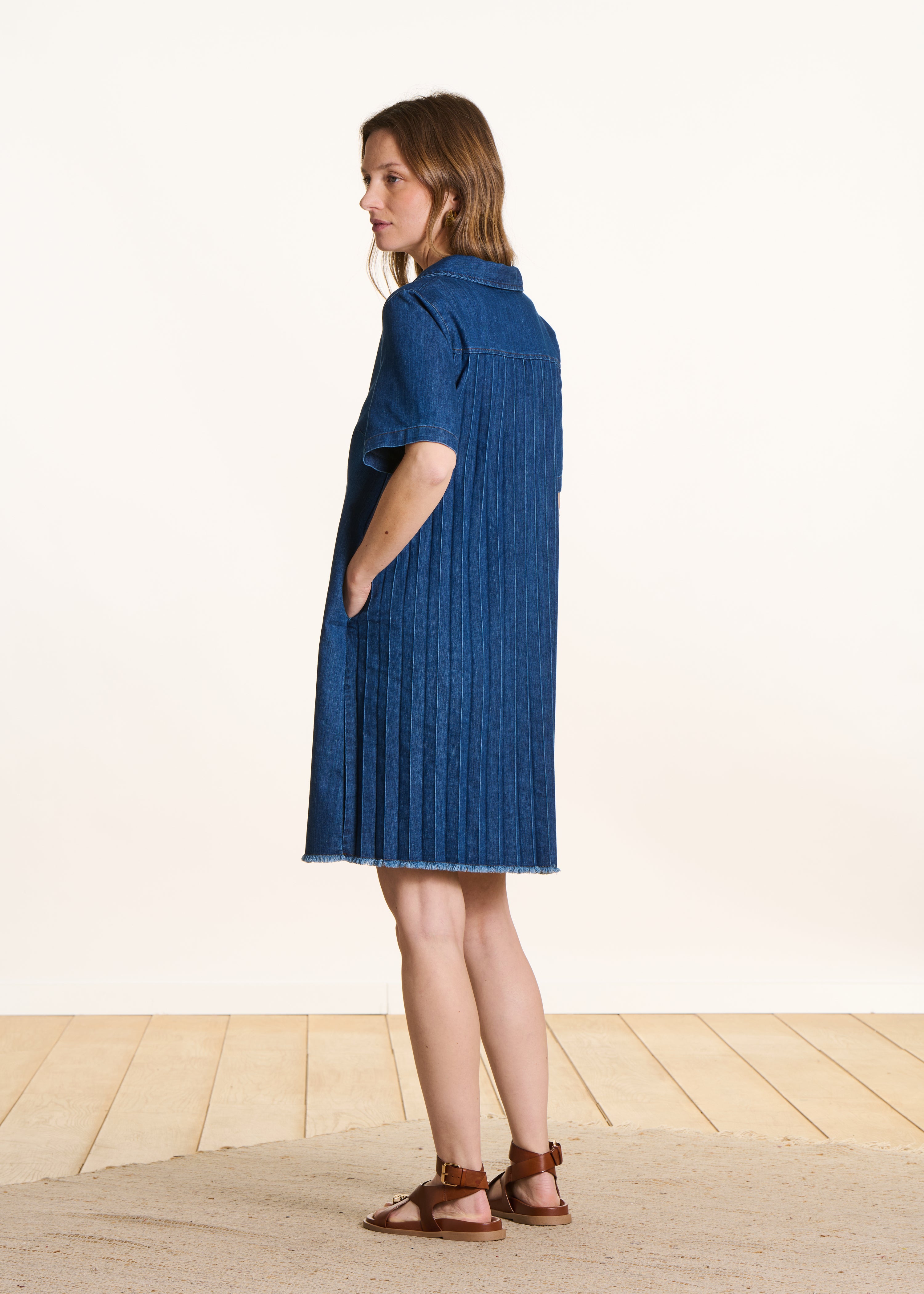 Short denim dress with short sleeves