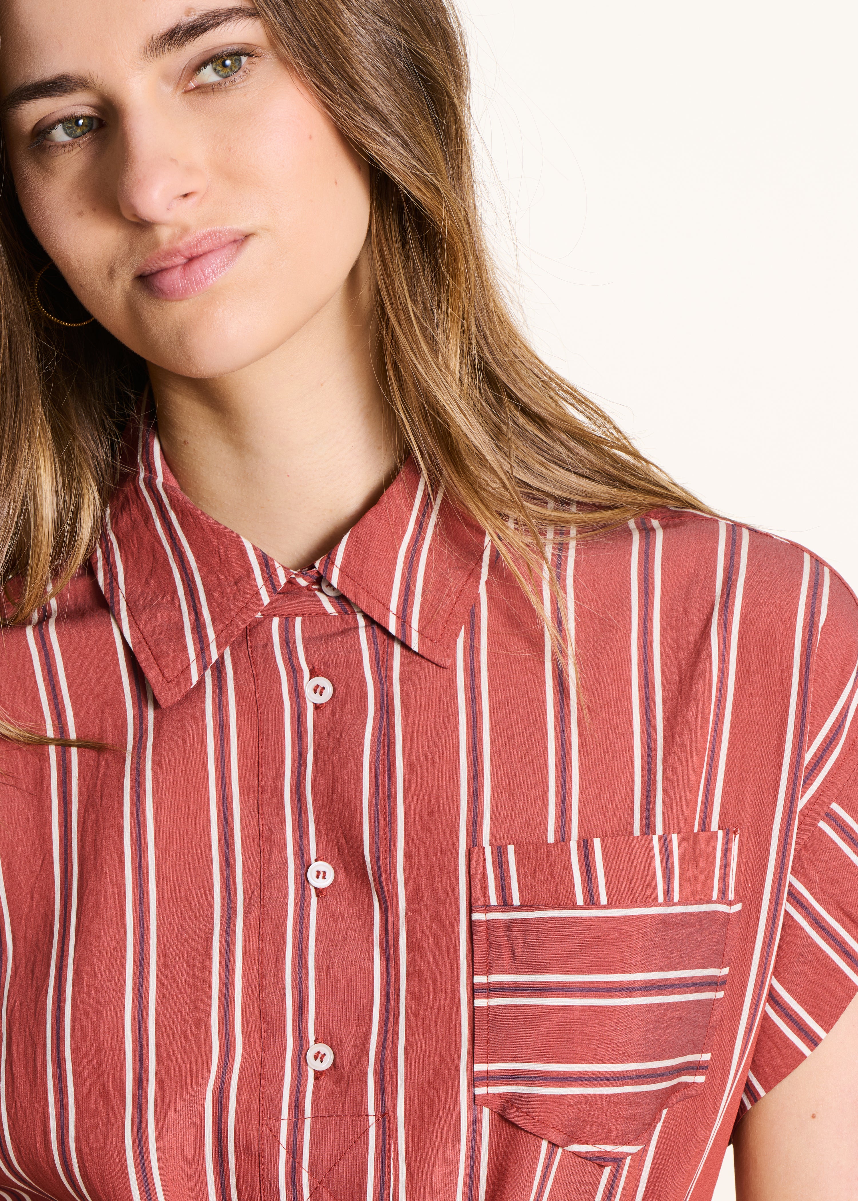 Abito camicia rosso a righe