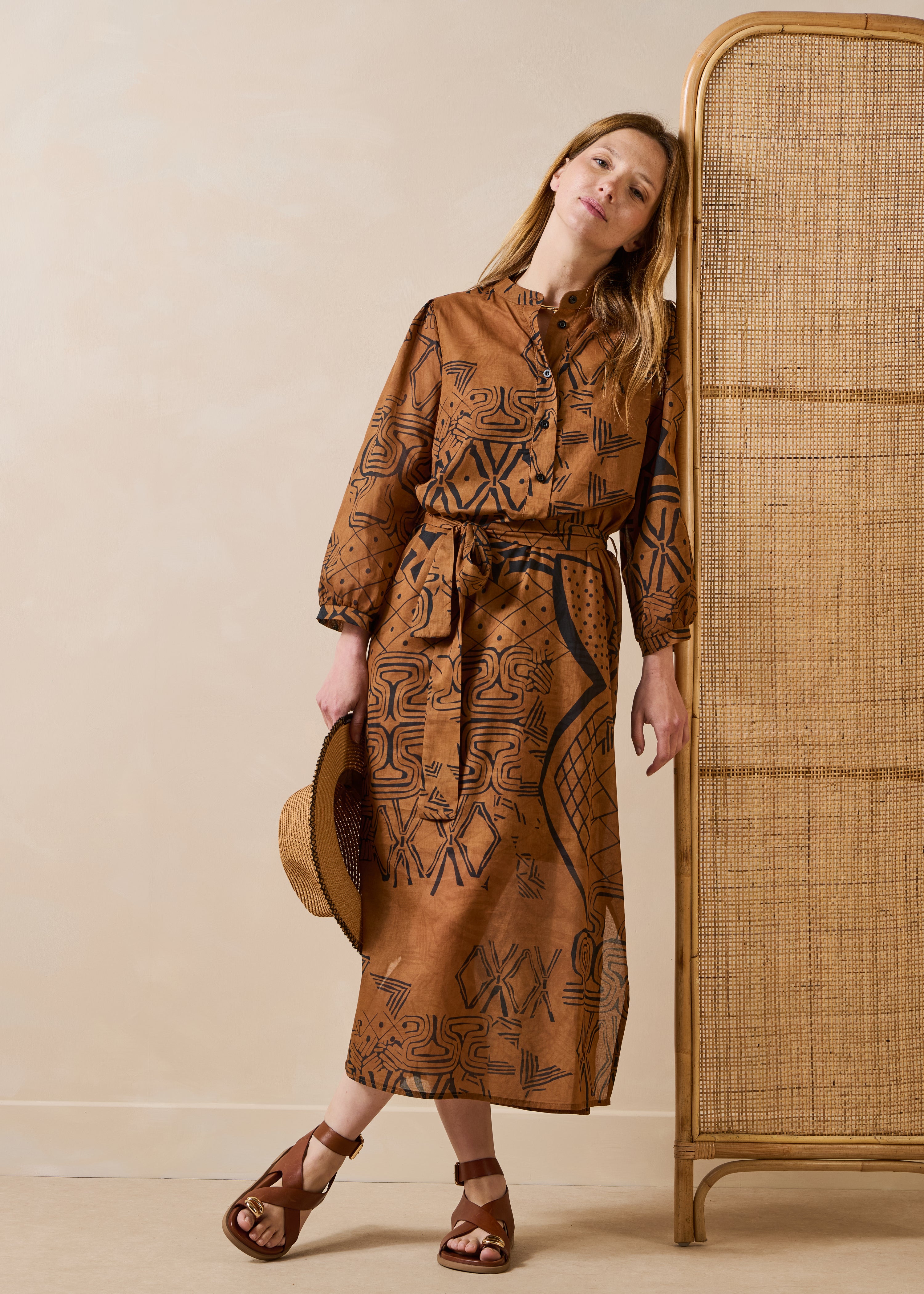 Abito midi in voile di cotone marrone stampato