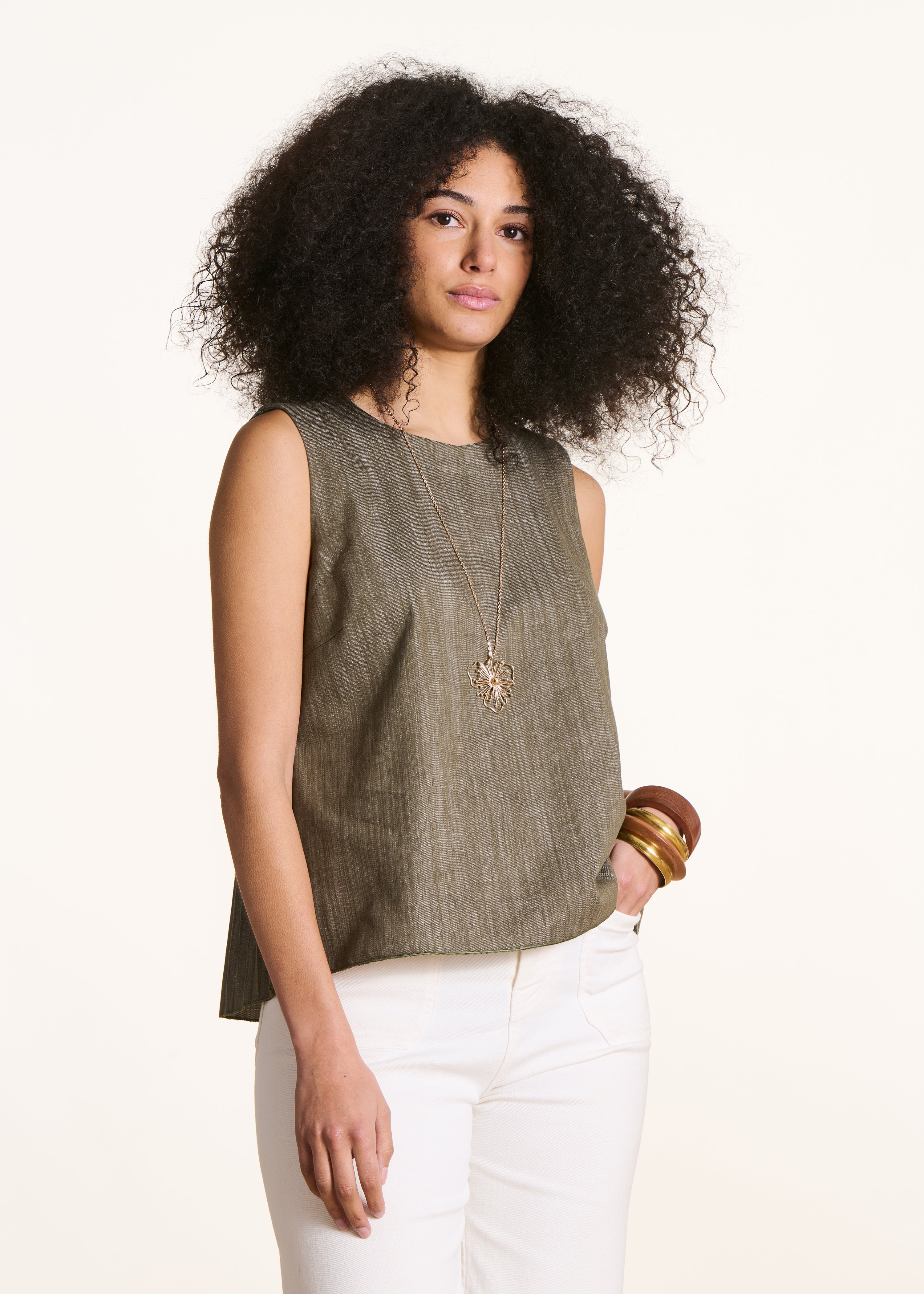 Ärmelloses khakifarbenes Jeans-Top
