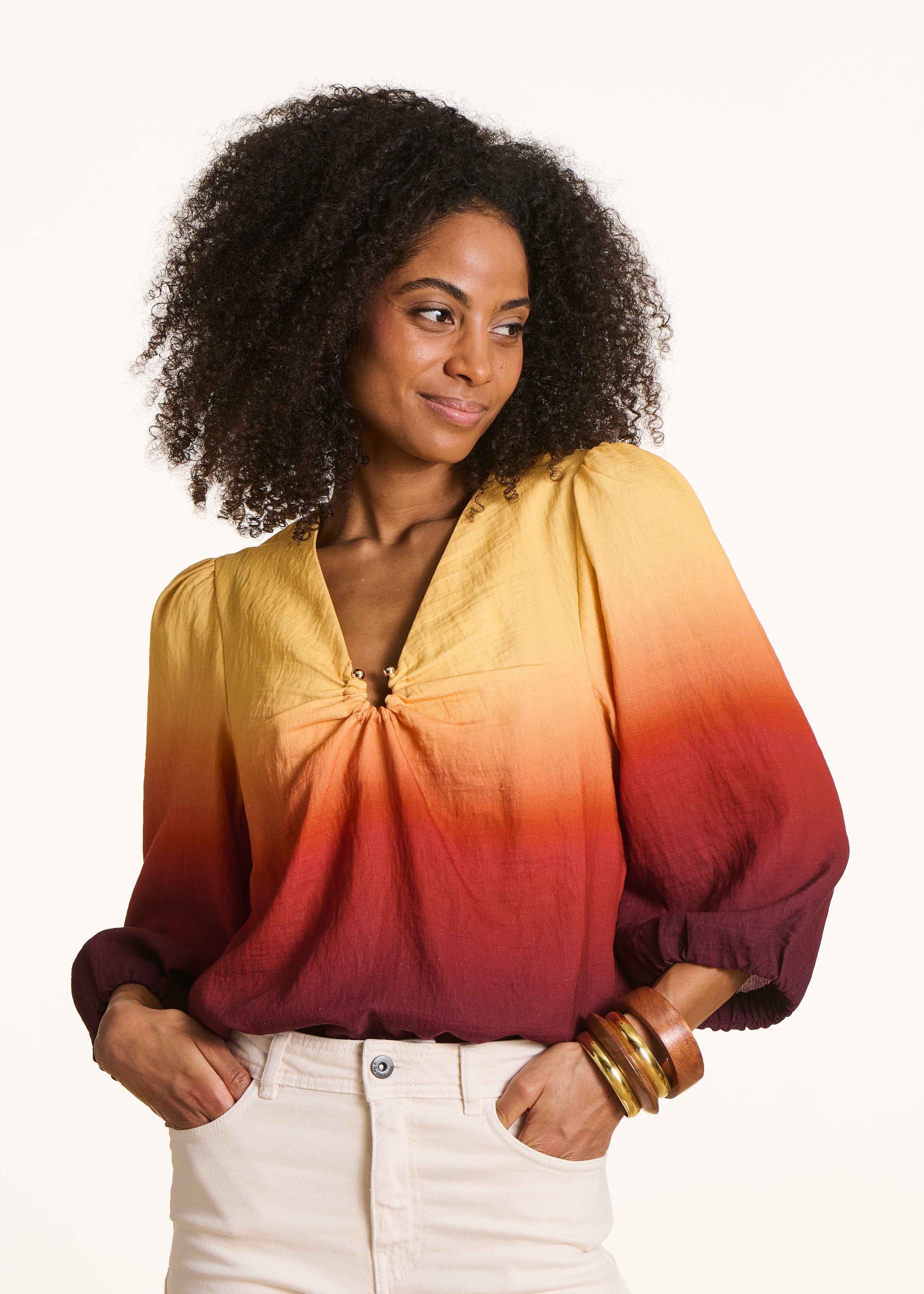 V-Ausschnitt-Top mit mehrfarbigem Tie-Dye-Print
