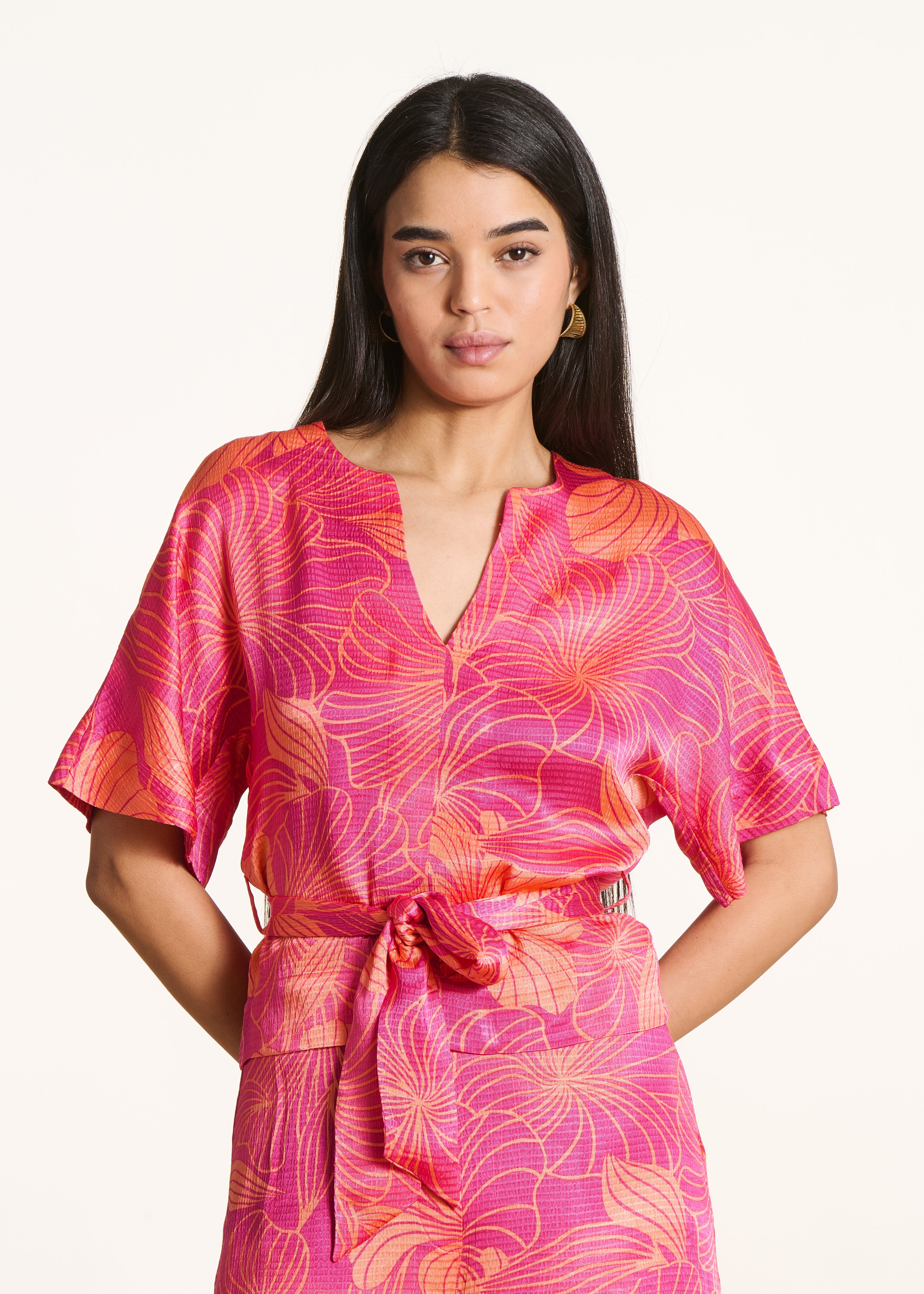 Top curto com estampado floral rosa