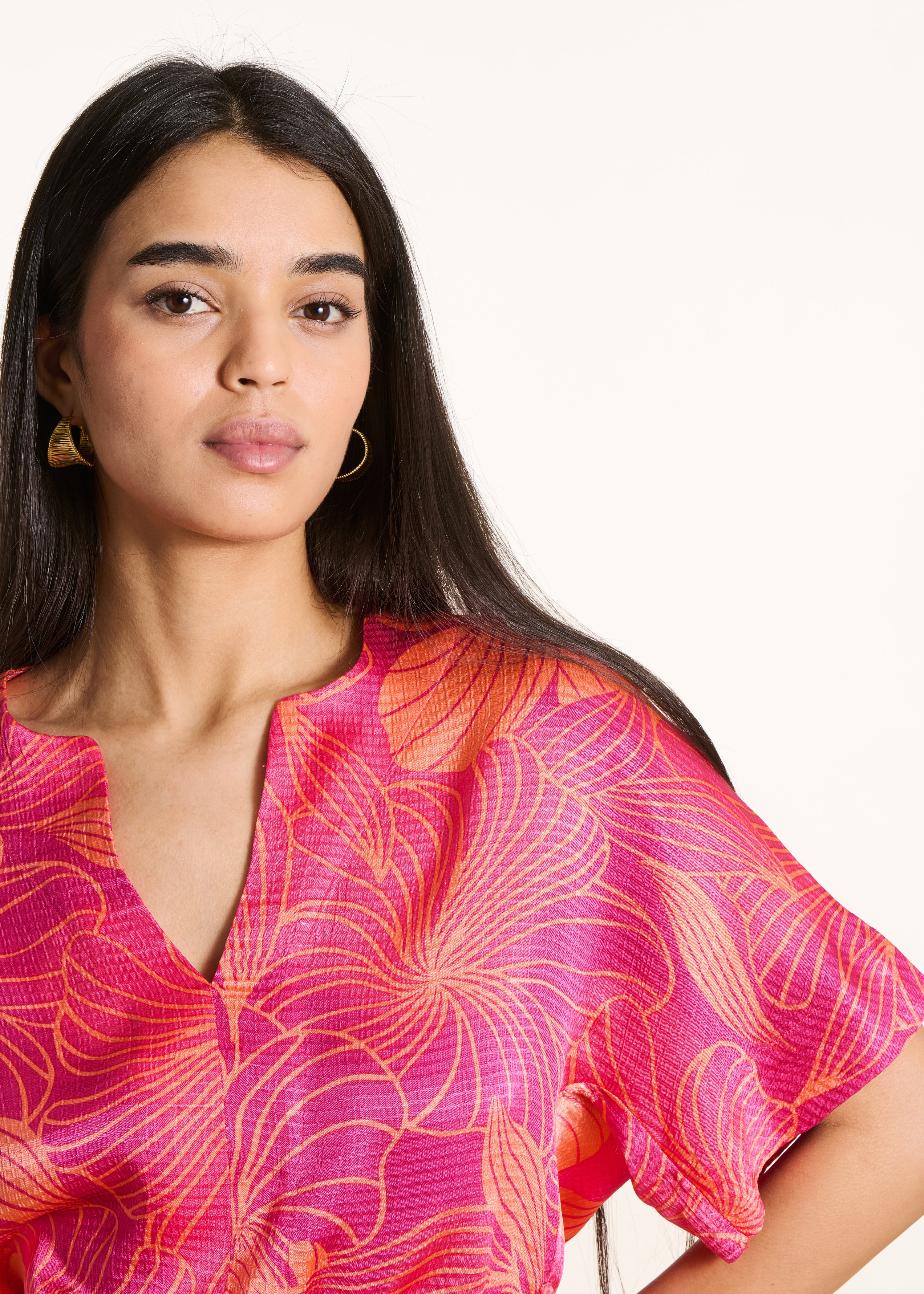 Top curto com estampado floral rosa