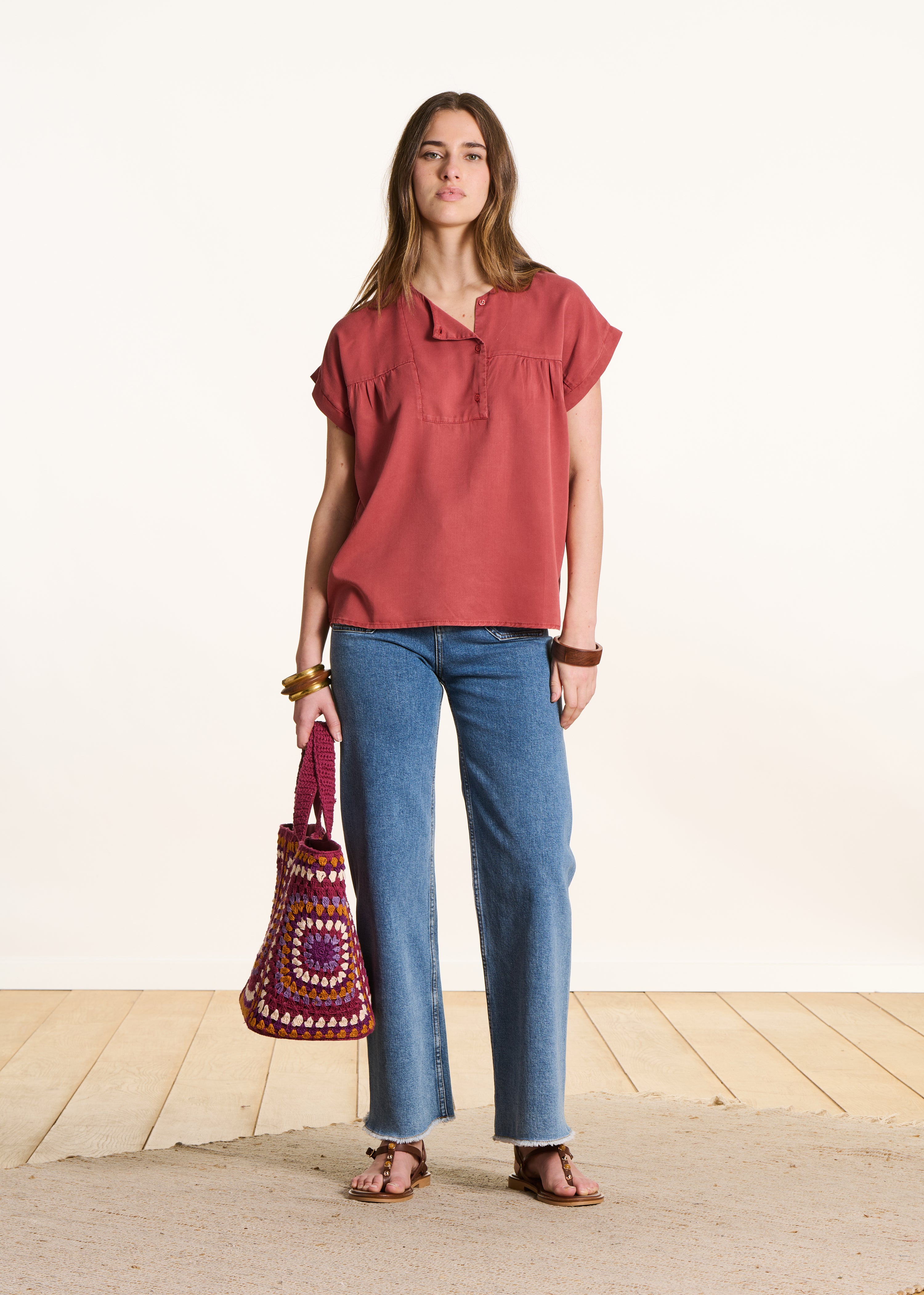 Top rouge manches courtes en lyocell