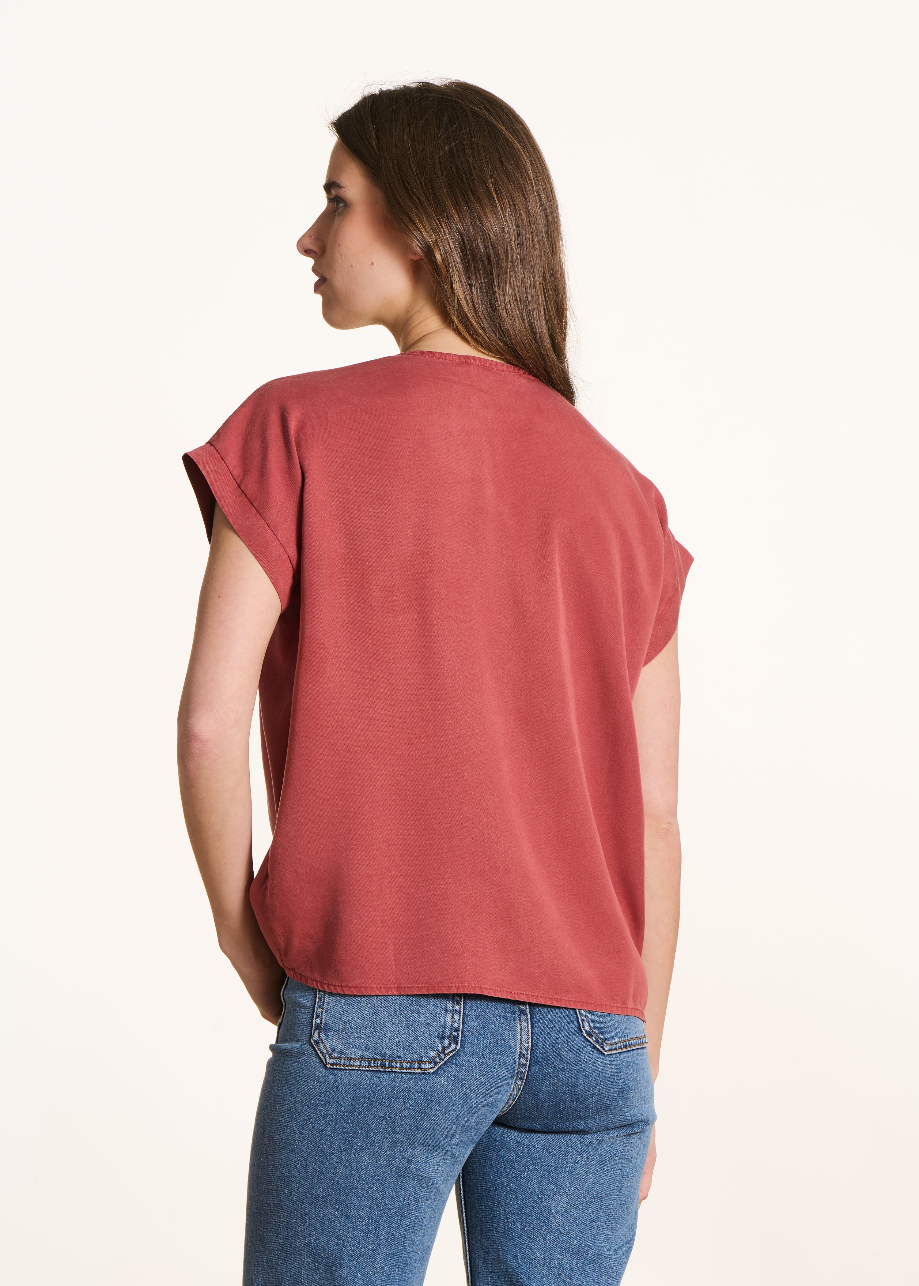 Top rouge manches courtes en lyocell