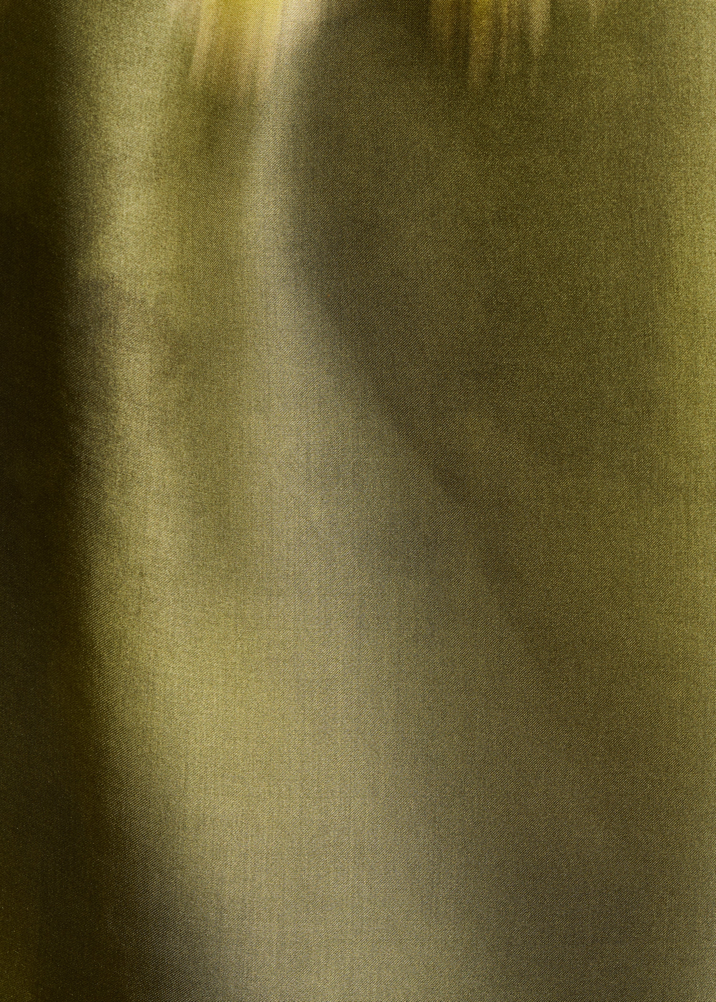 Vloeiende groene top met tie-dye print in satijn