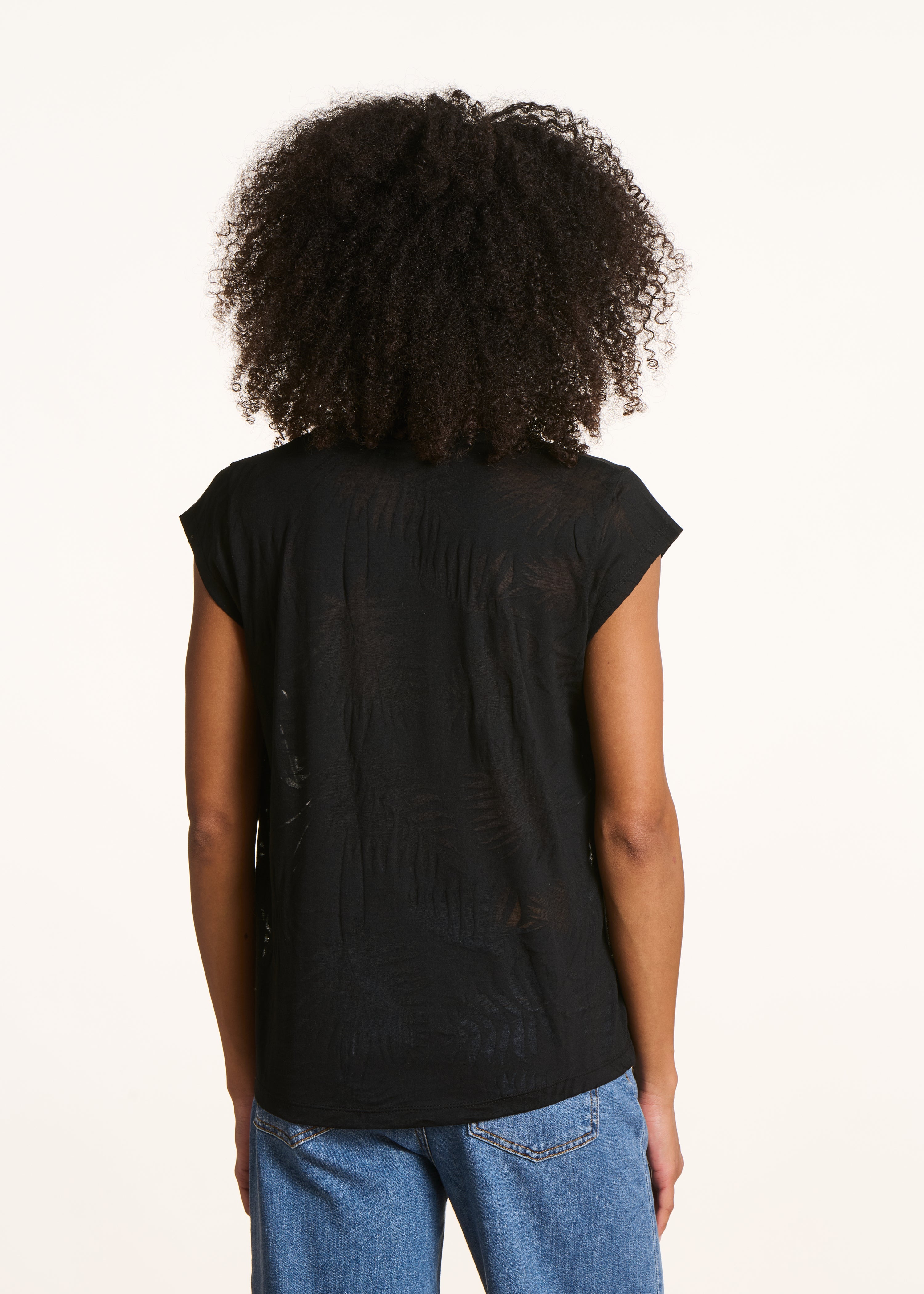 Black straight V-neck short sleeve T-shirt