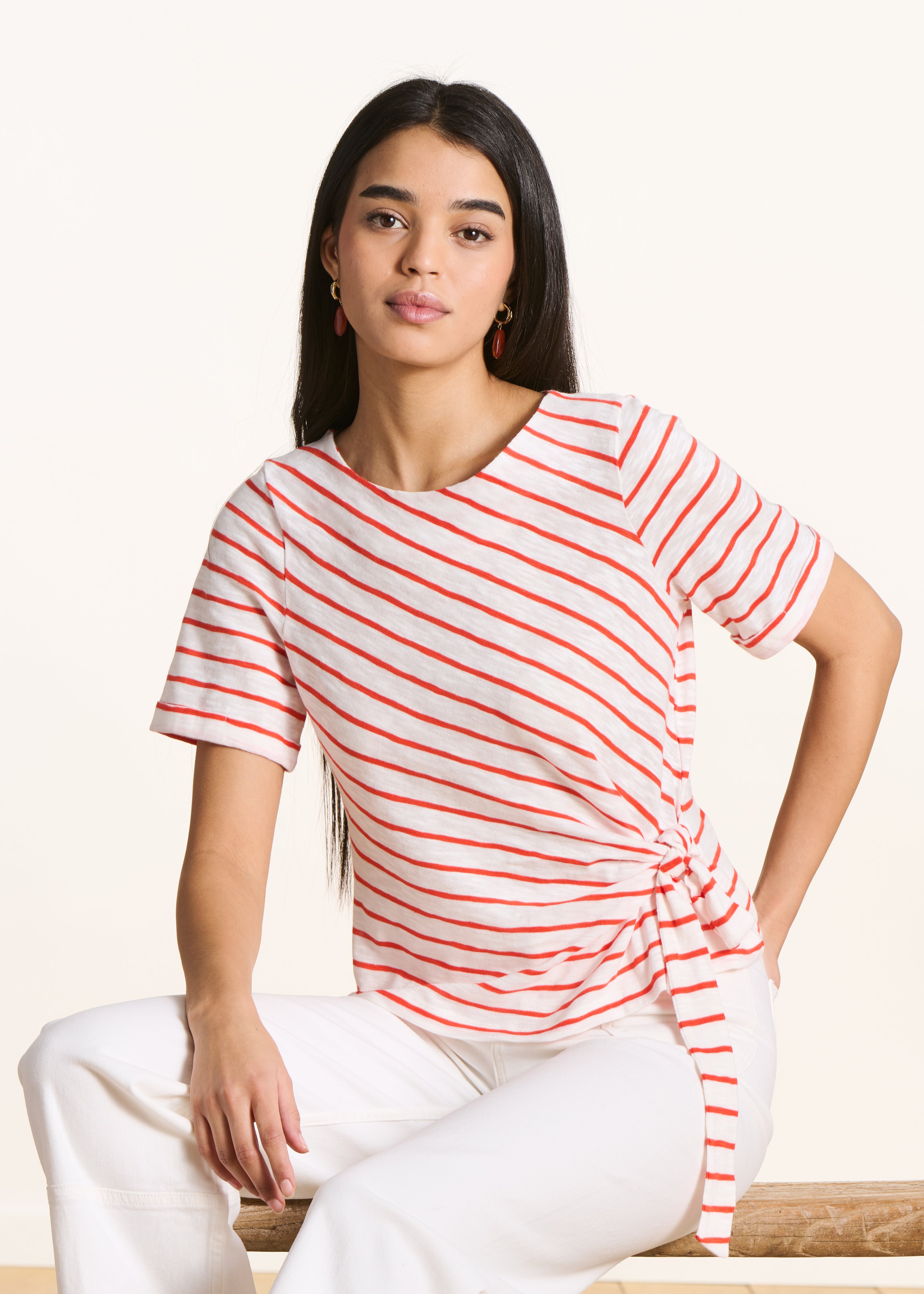 T-shirt écru a righe arancioni maniche corte