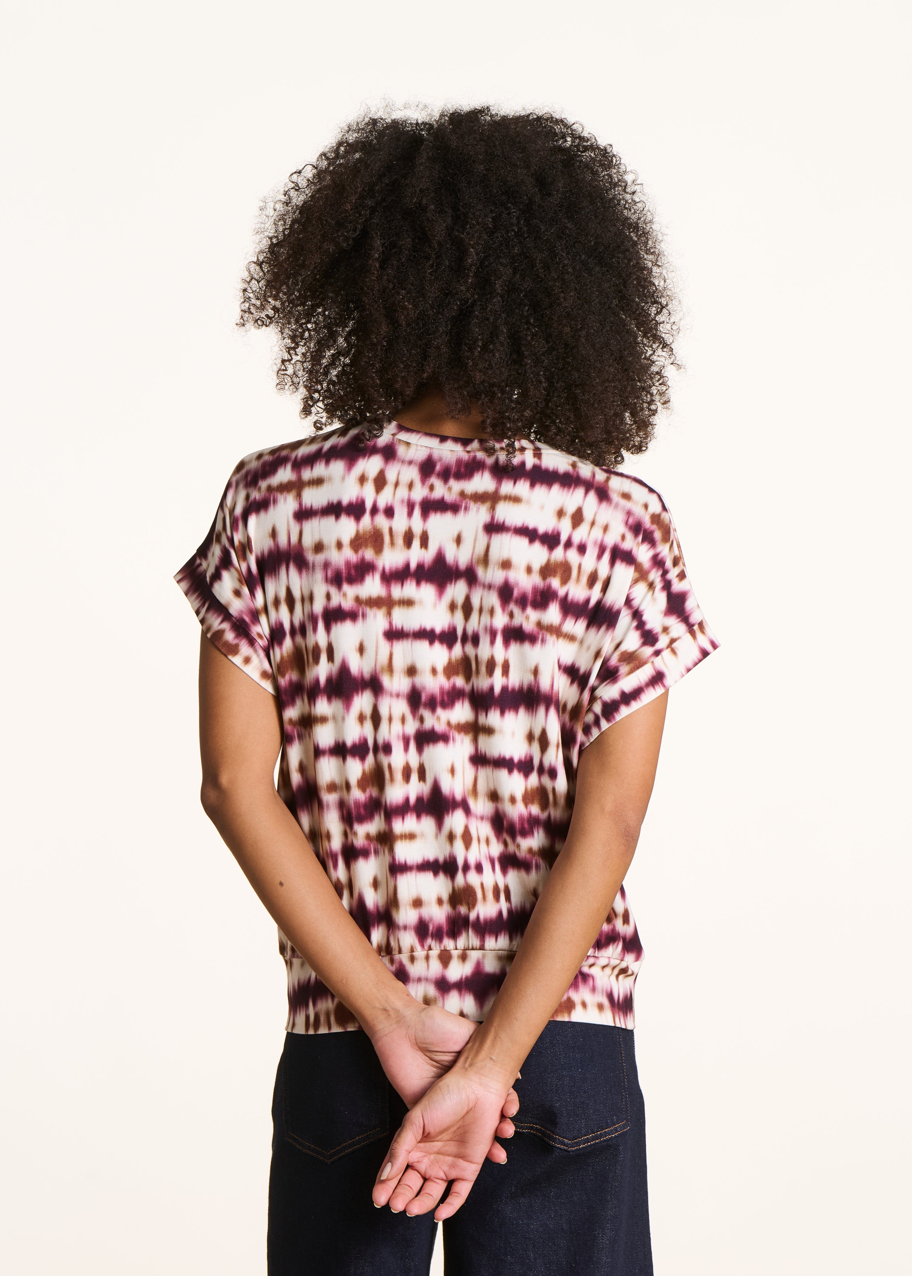 Camiseta estampada tie & dye burdeos manga corta