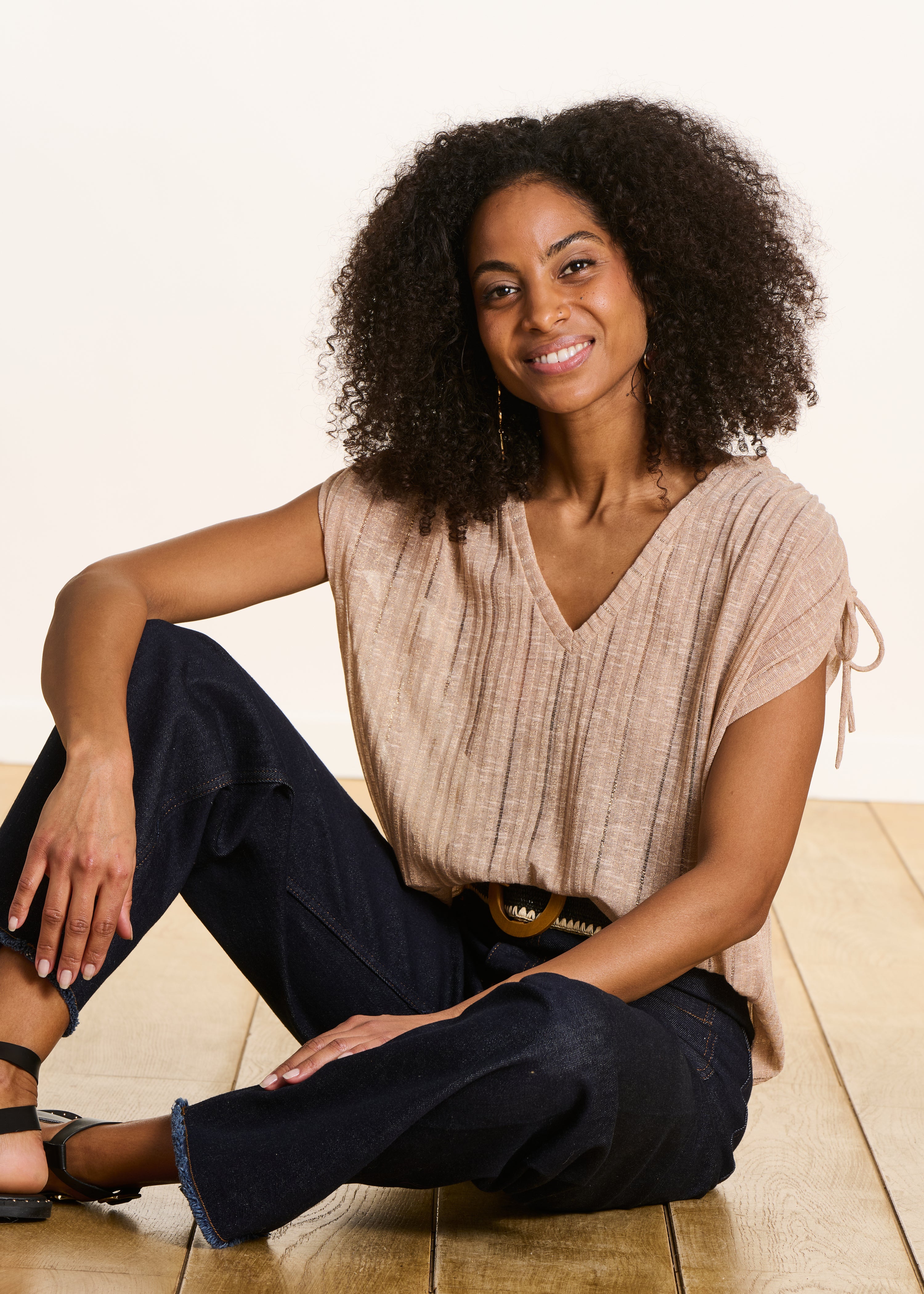 T-shirt ample beige irisé col V