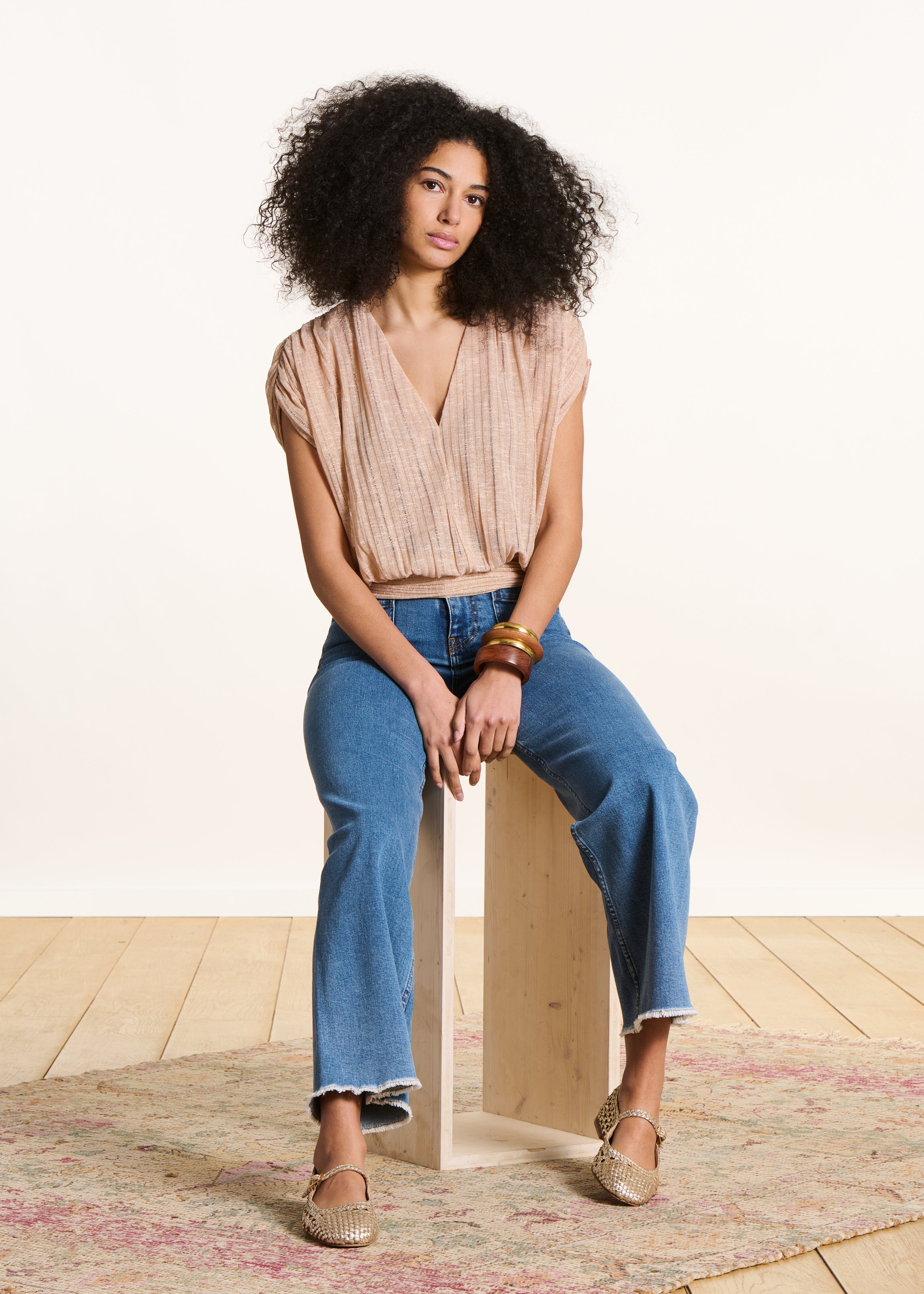 T-shirt beige irisé manches courtes col V