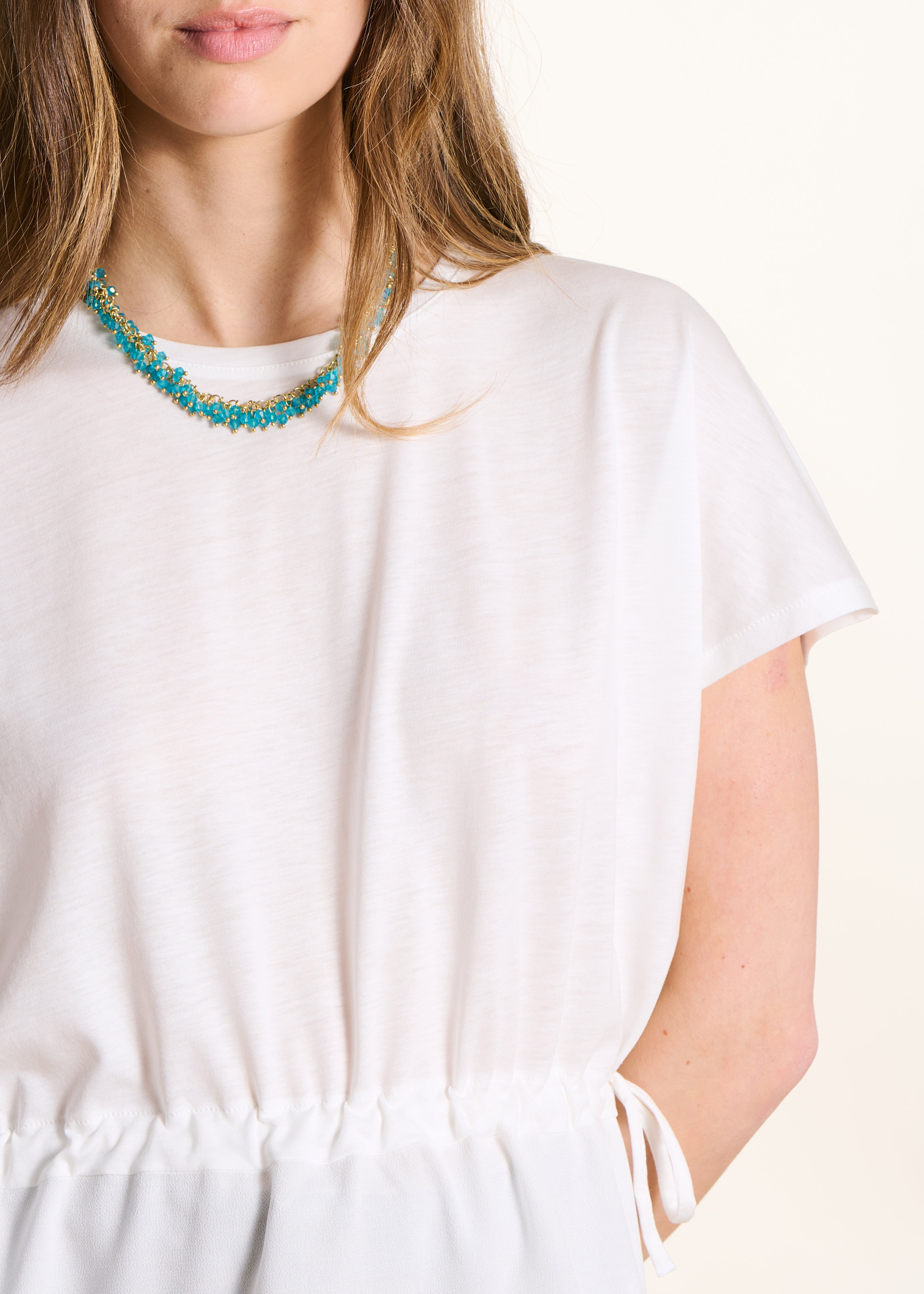 Weites T-Shirt aus zwei Materialien in Ecru