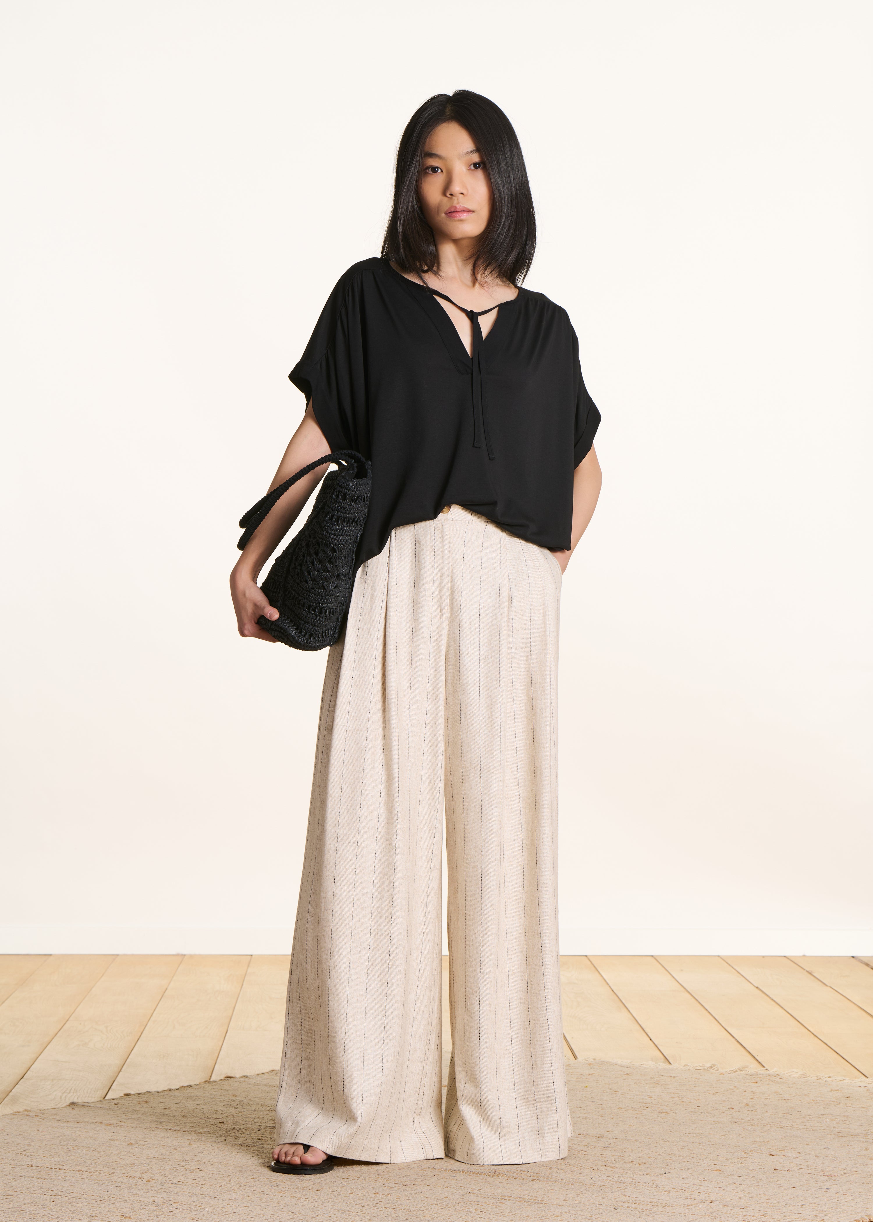 T-shirt noir ample manches courtes
