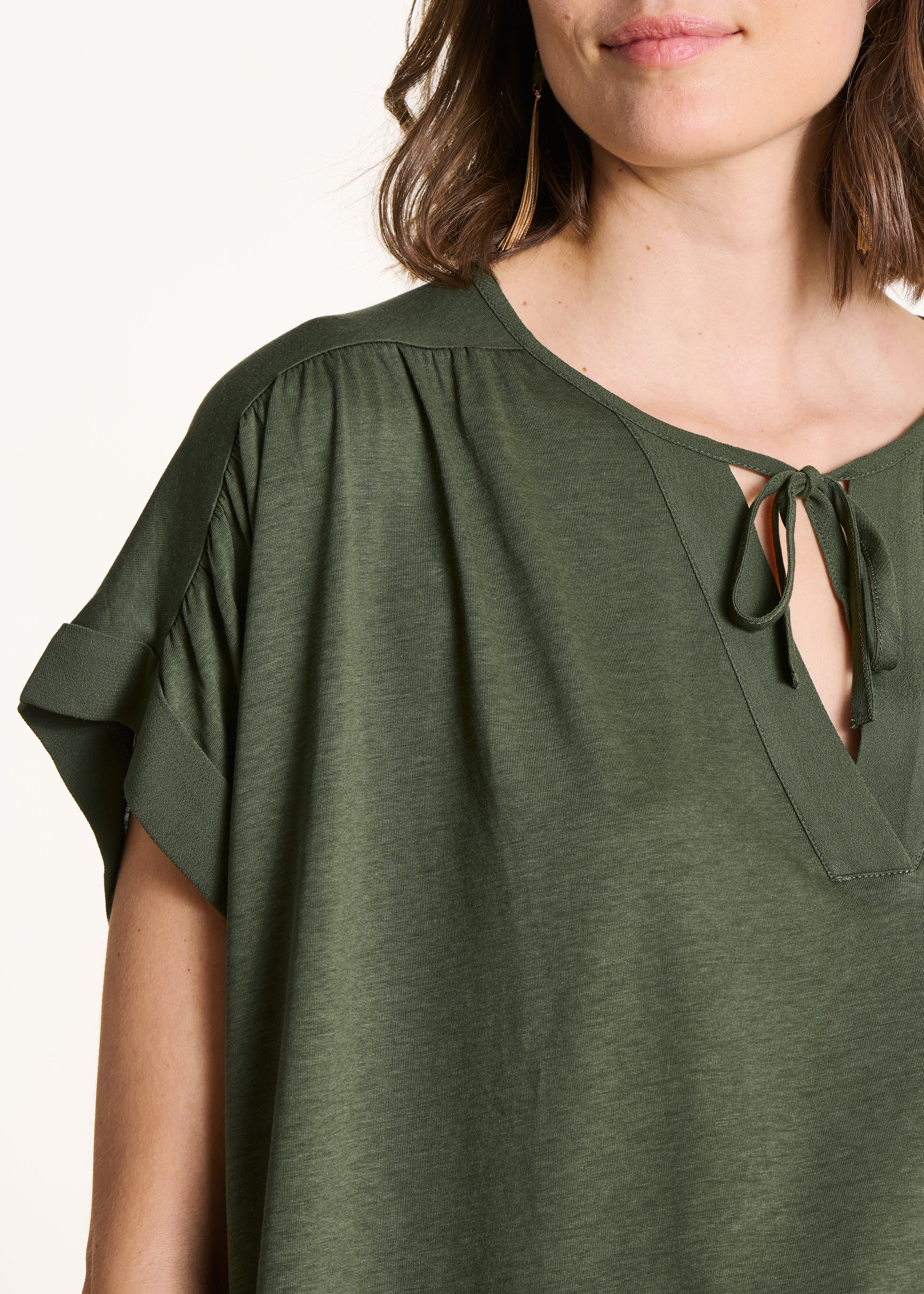 Loose khaki short-sleeve T-shirt