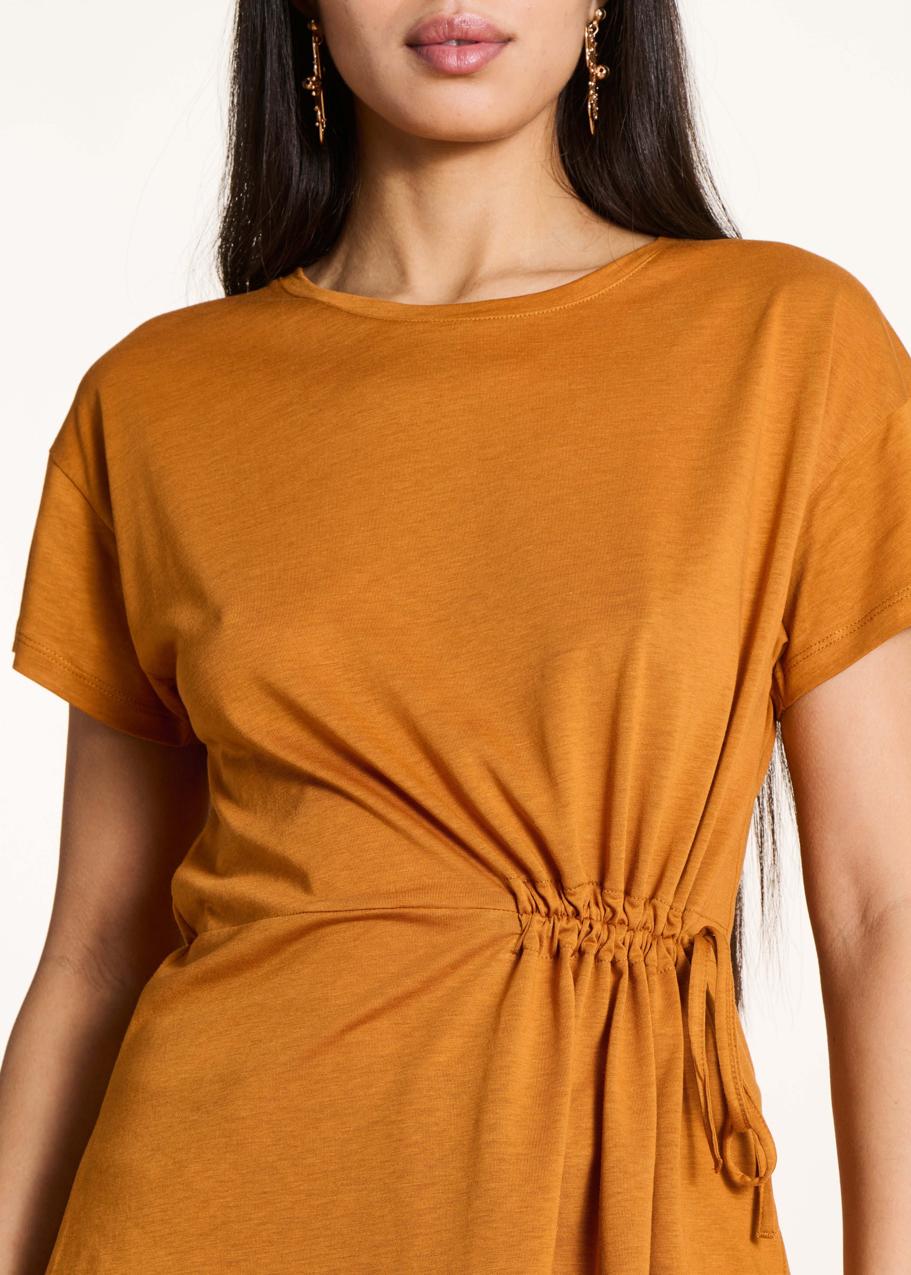 Fließendes T-Shirt in Ocker aus Lyocell und Baumwolle