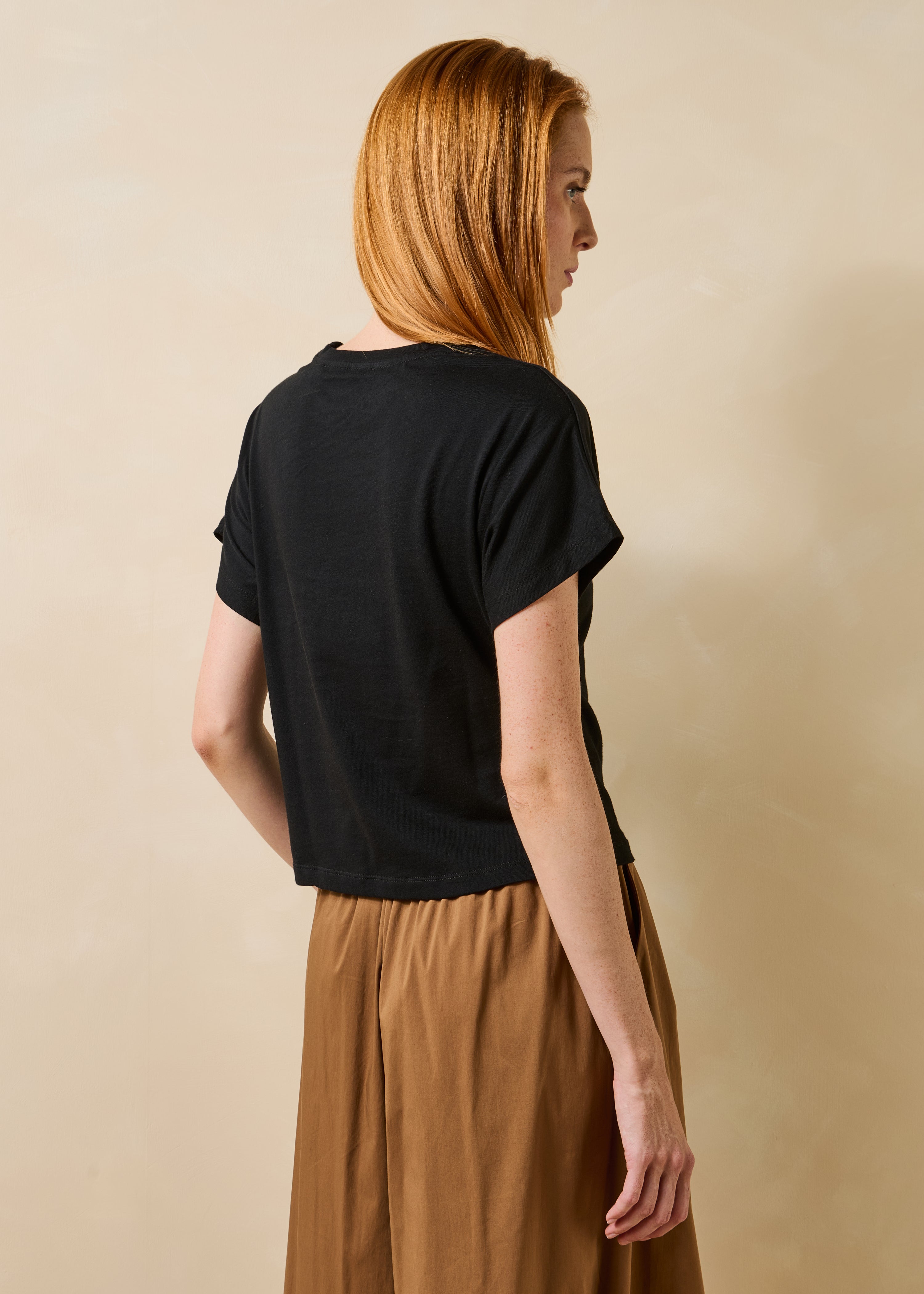 T-shirt noir manches courtes en coton biologique