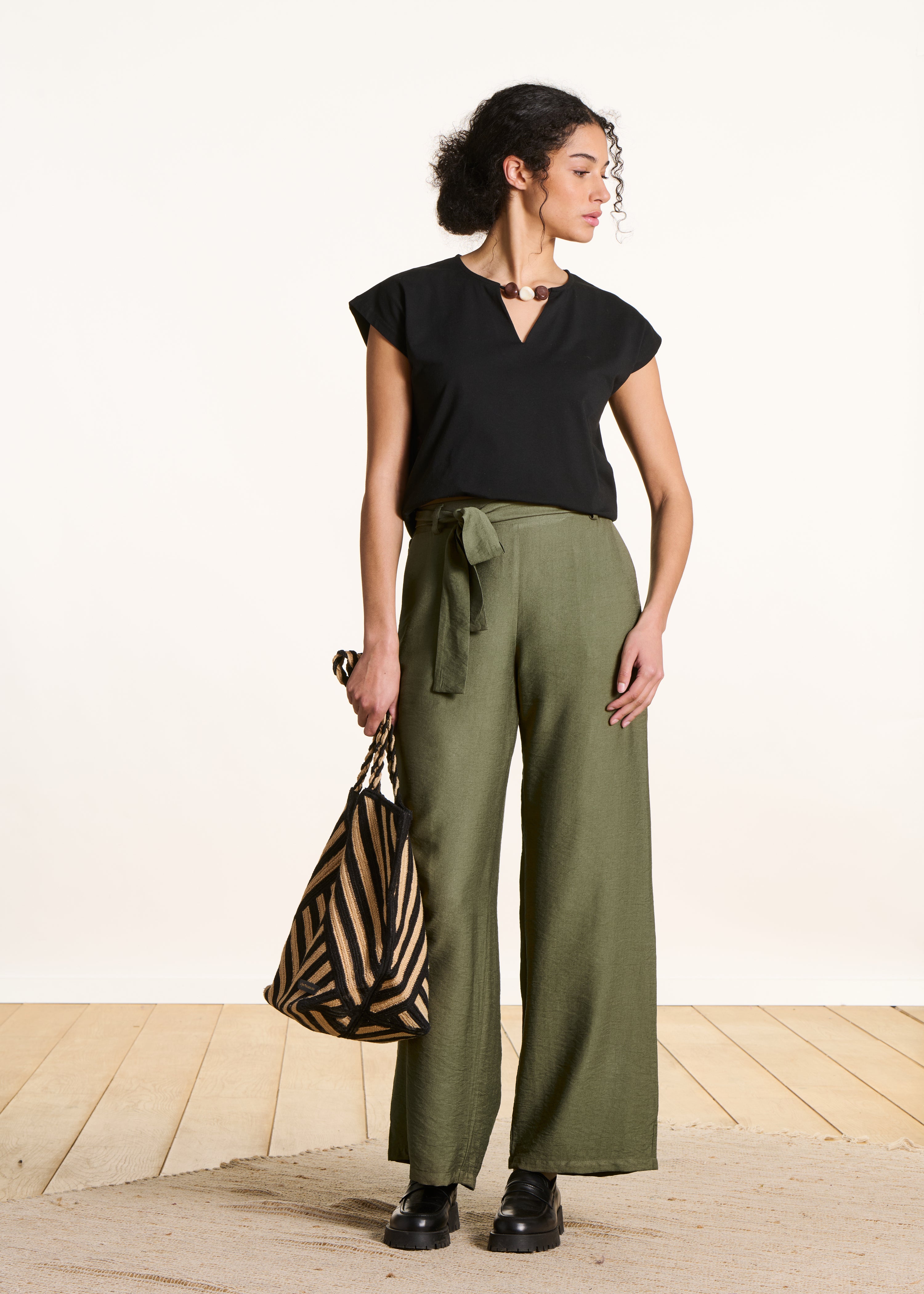 Black short sleeve T-shirt in organic cotton