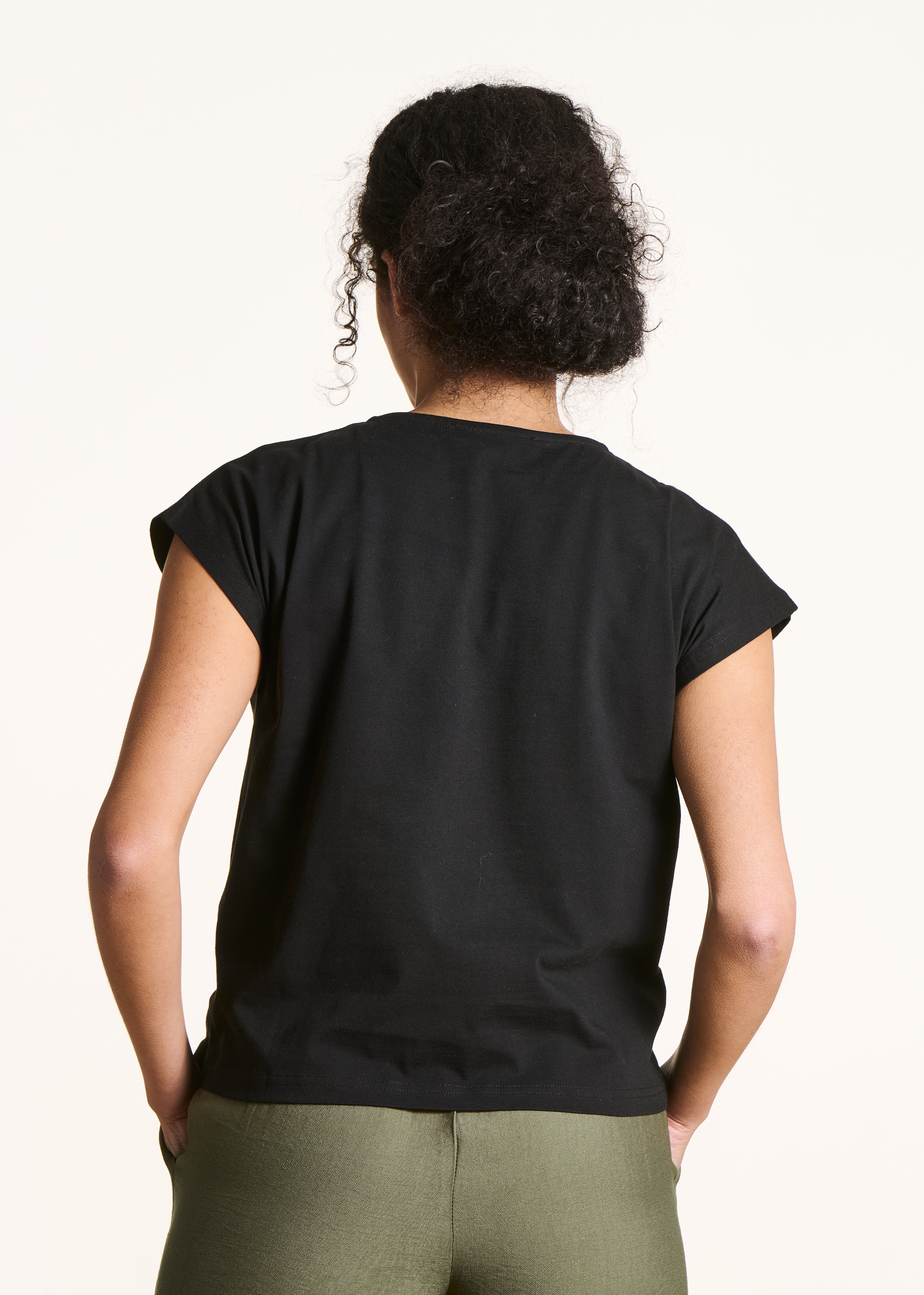 Black short sleeve T-shirt in organic cotton