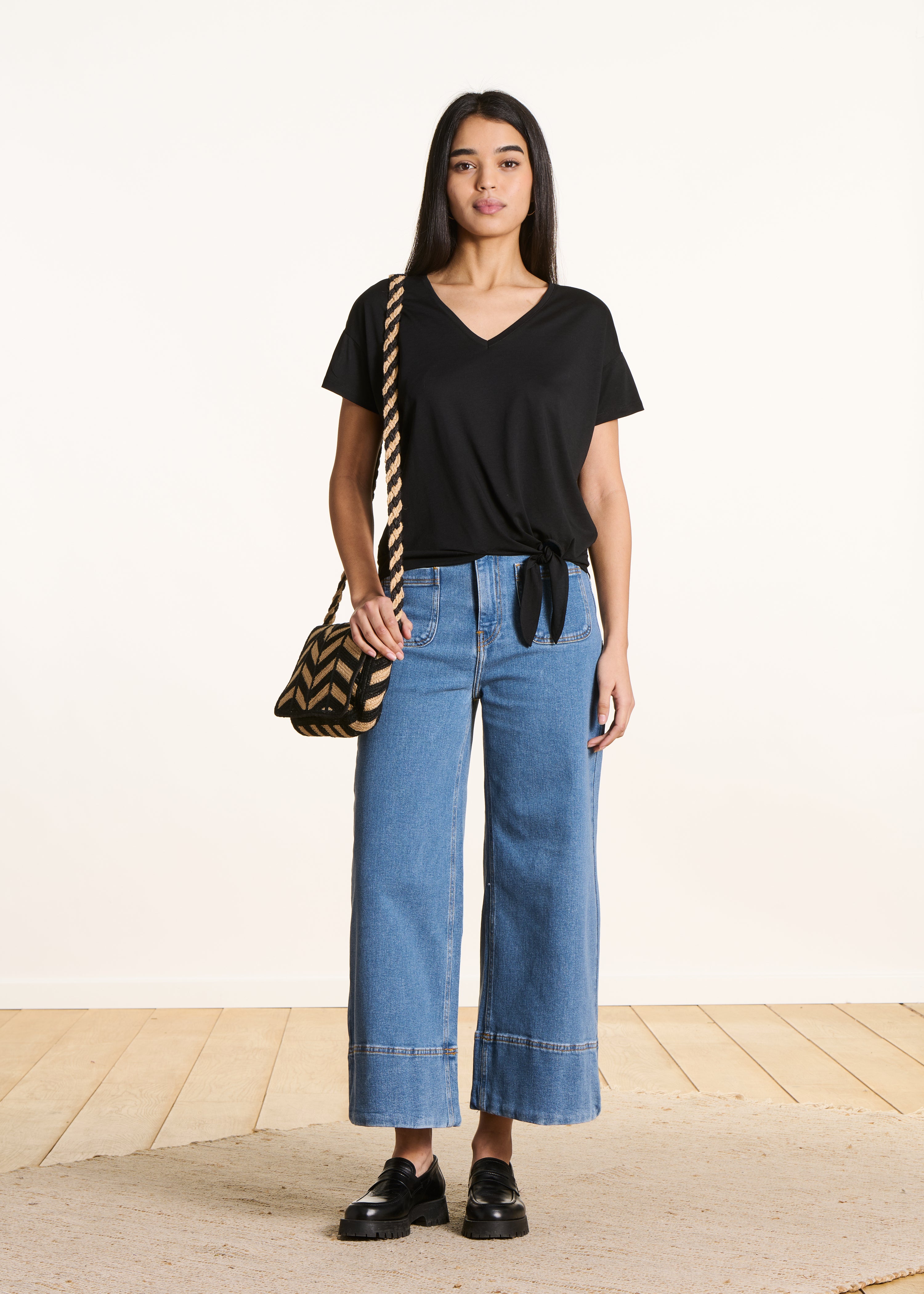 Zwart T-shirt in lyocell met korte mouwen