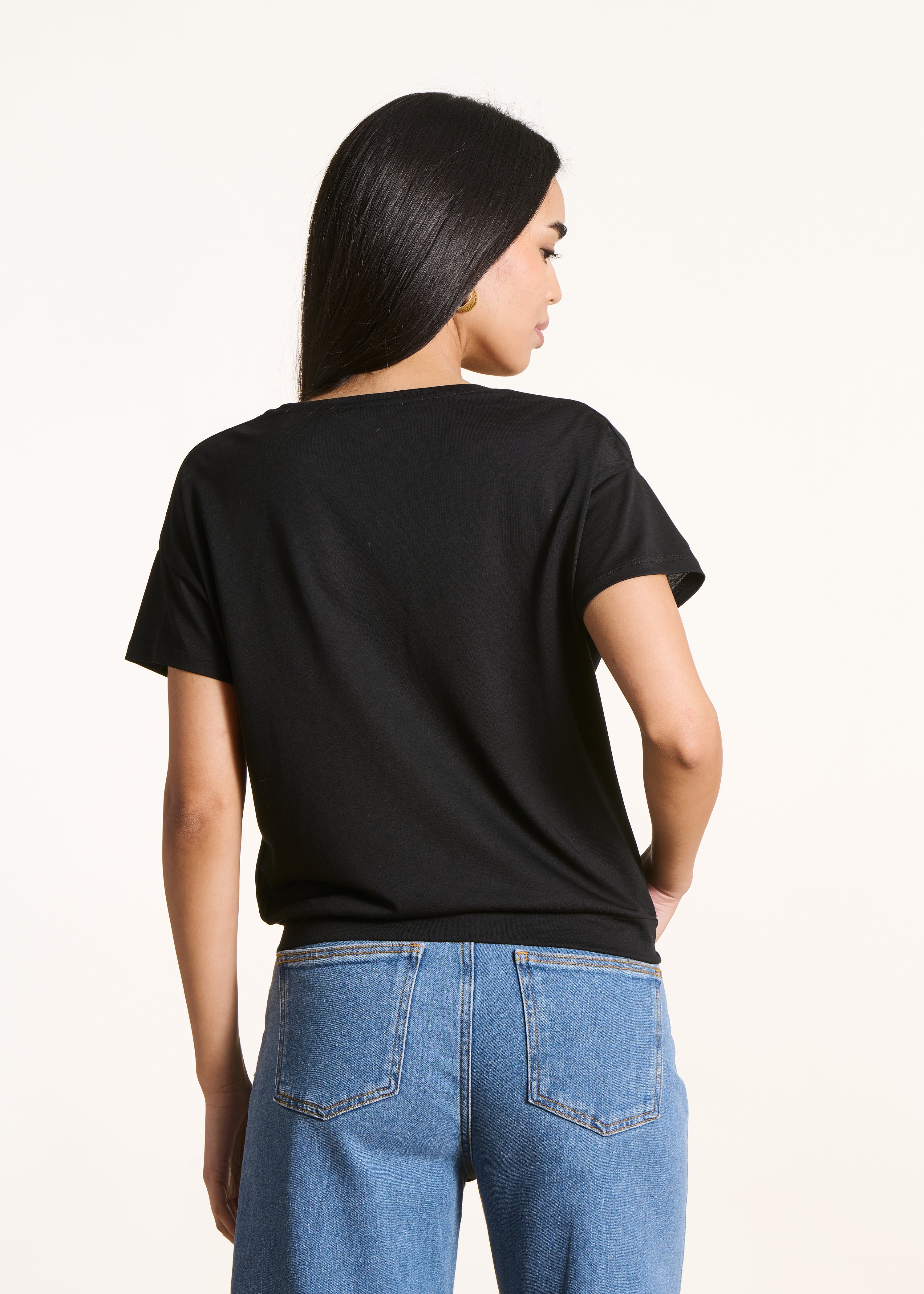 Zwart T-shirt in lyocell met korte mouwen