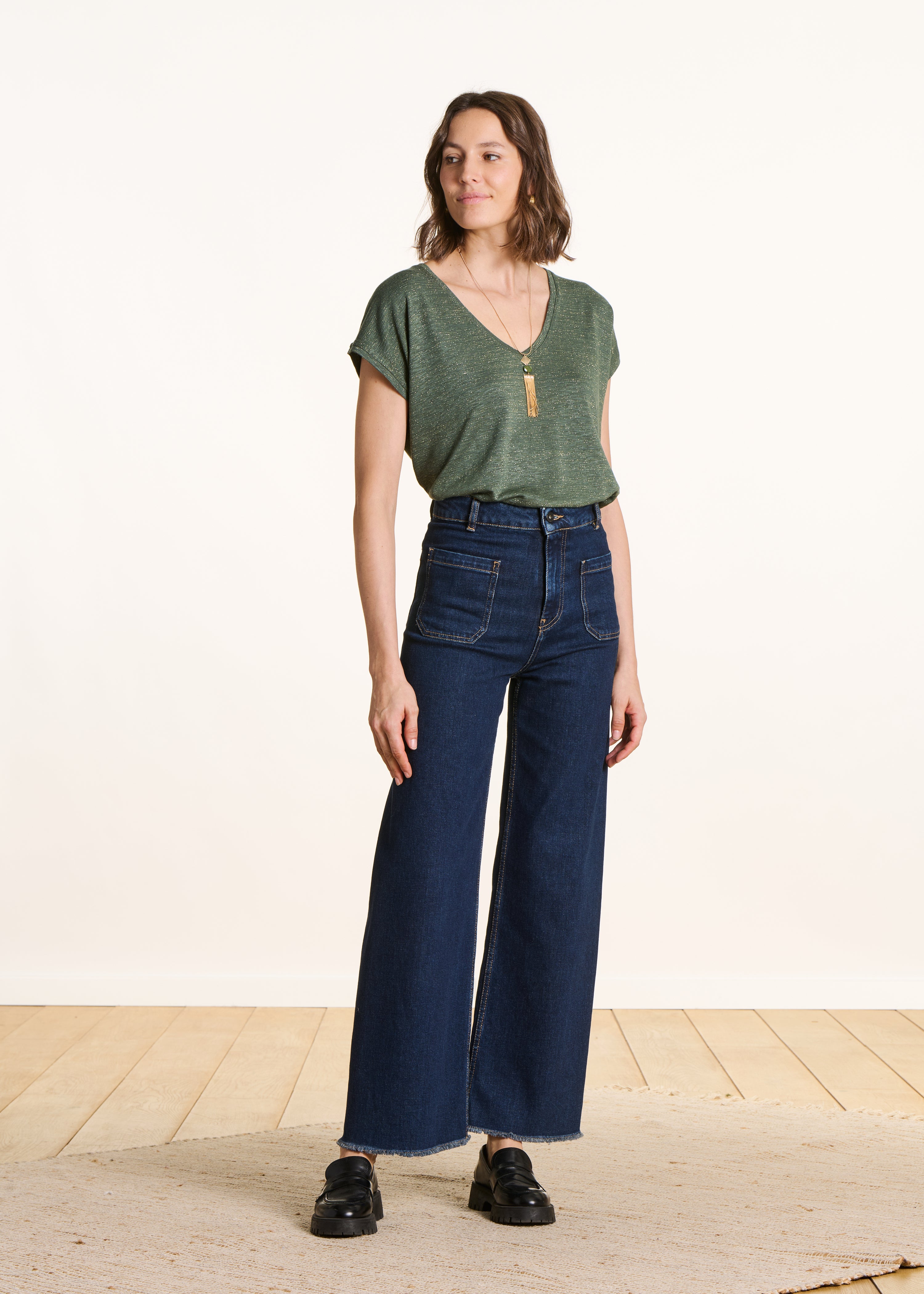 T-shirt kaki fluida maniche corte