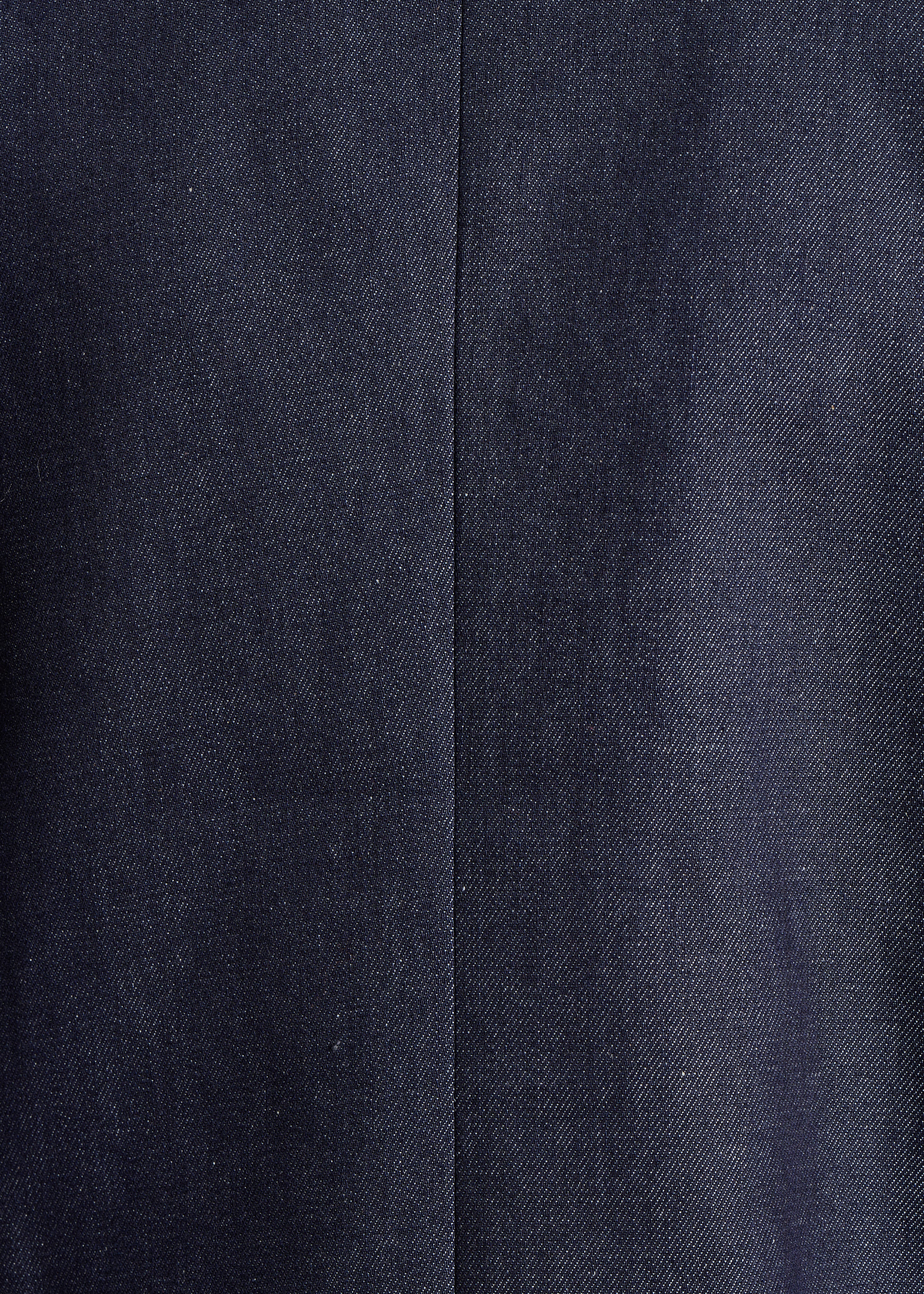 Kurze Jacke aus rohem Denim