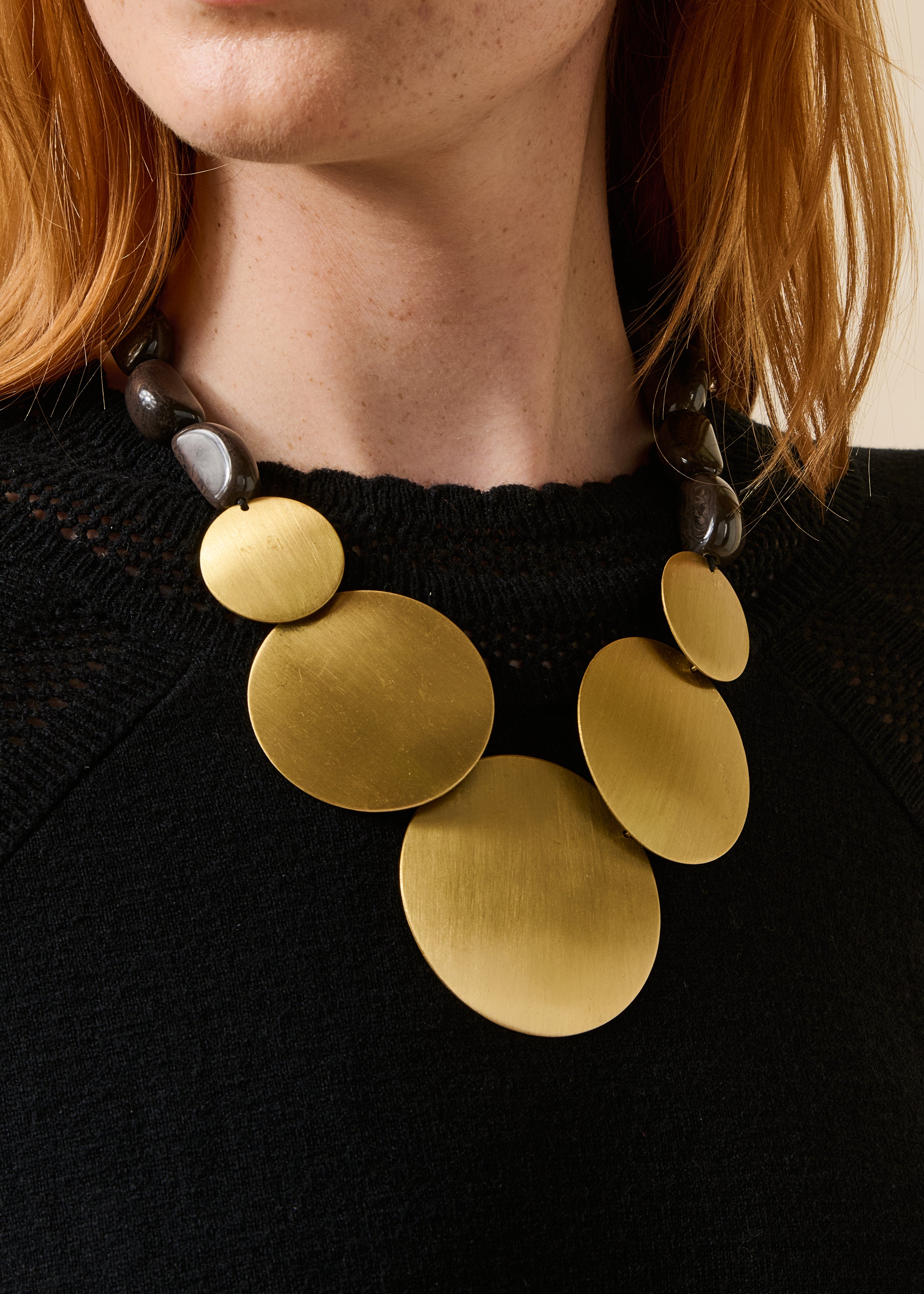 Collier à disques dorés