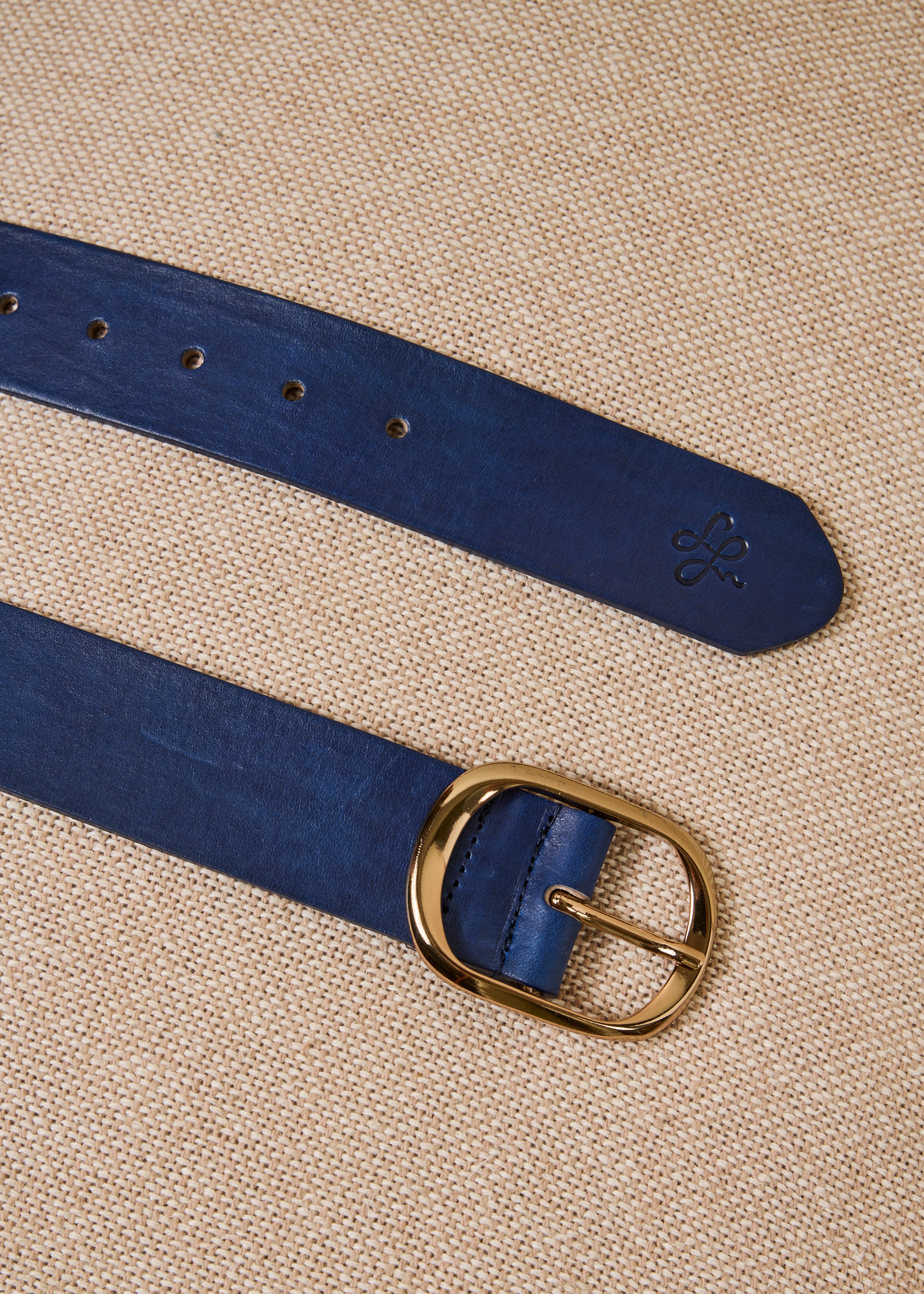 Ceinture bleu marine en cuir boucle ovale