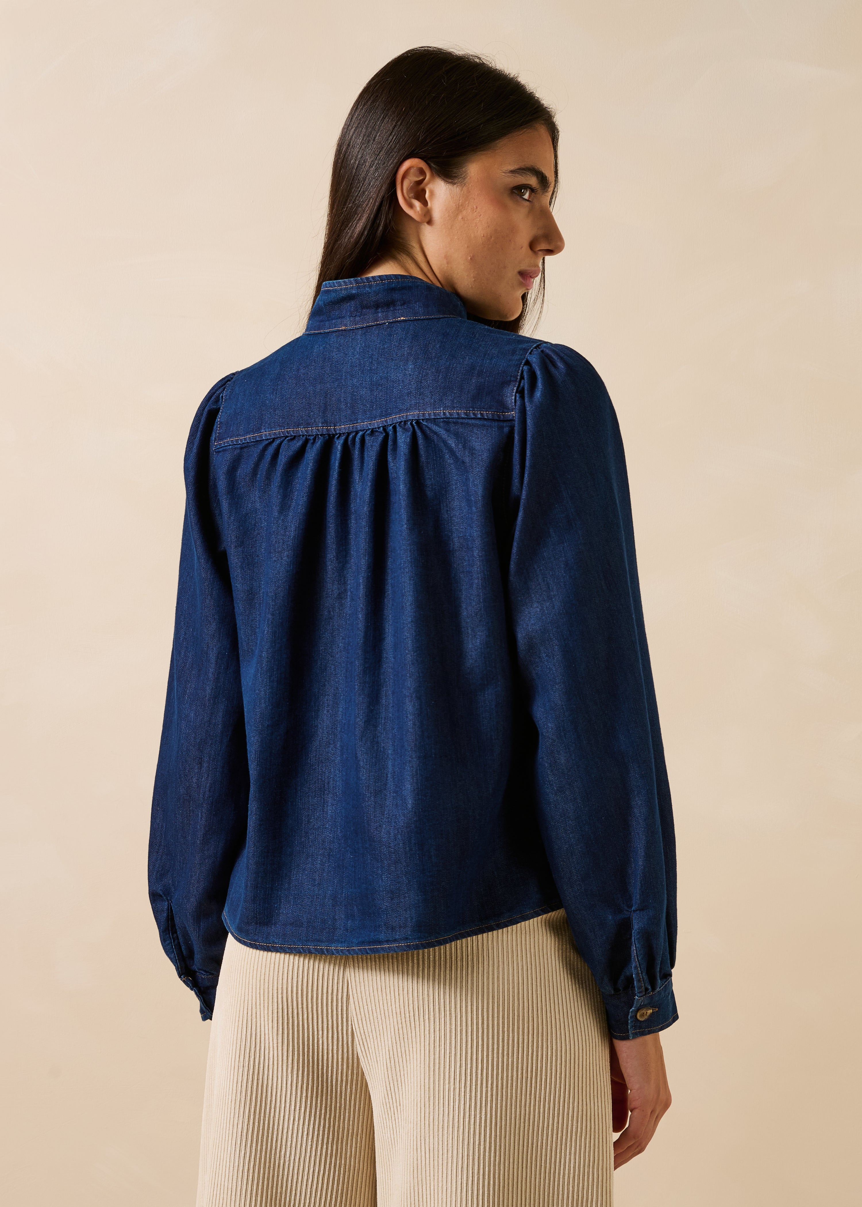 Camicia in denim grezzo a maniche lunghe