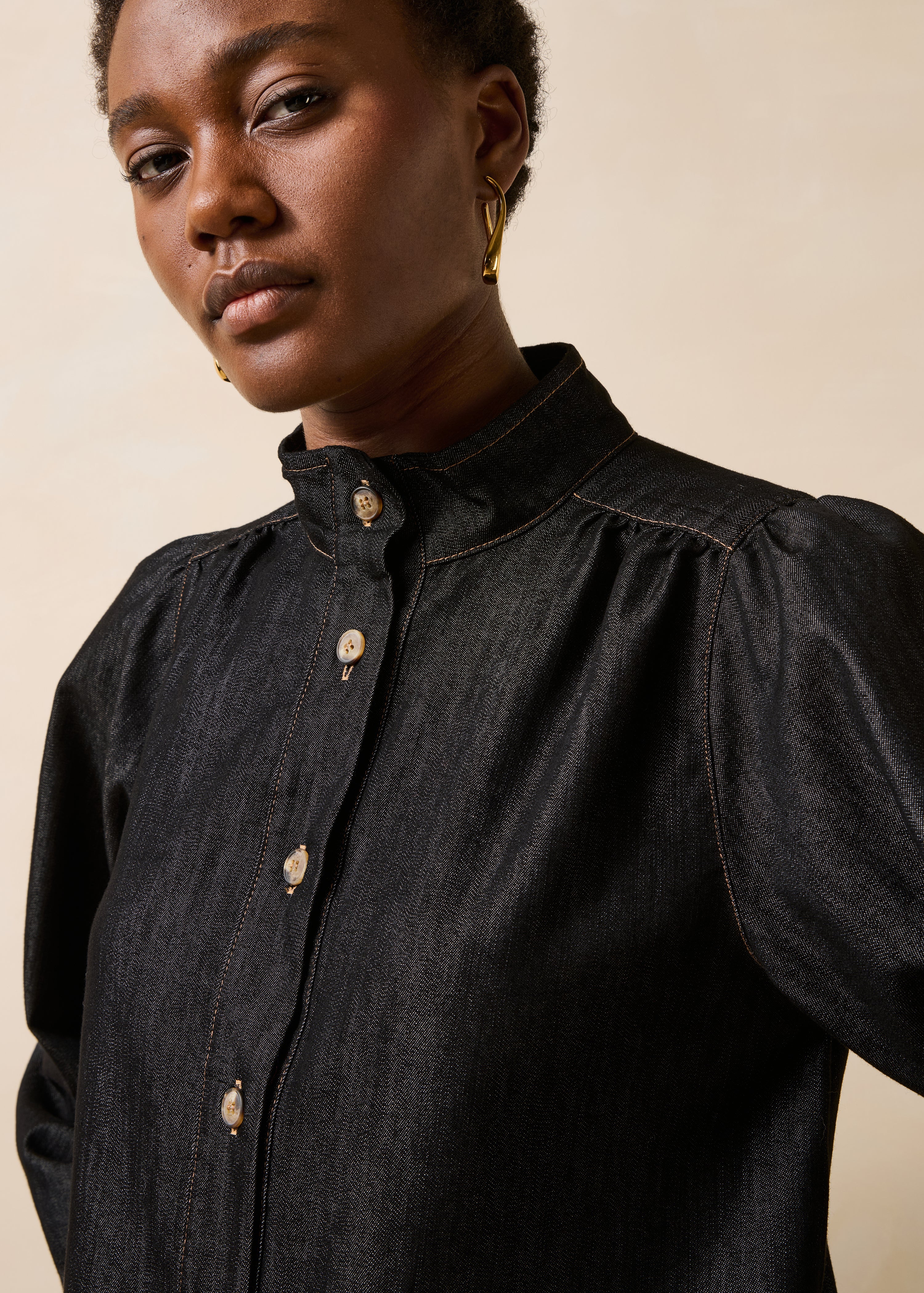 Camisa de denim negro de manga larga