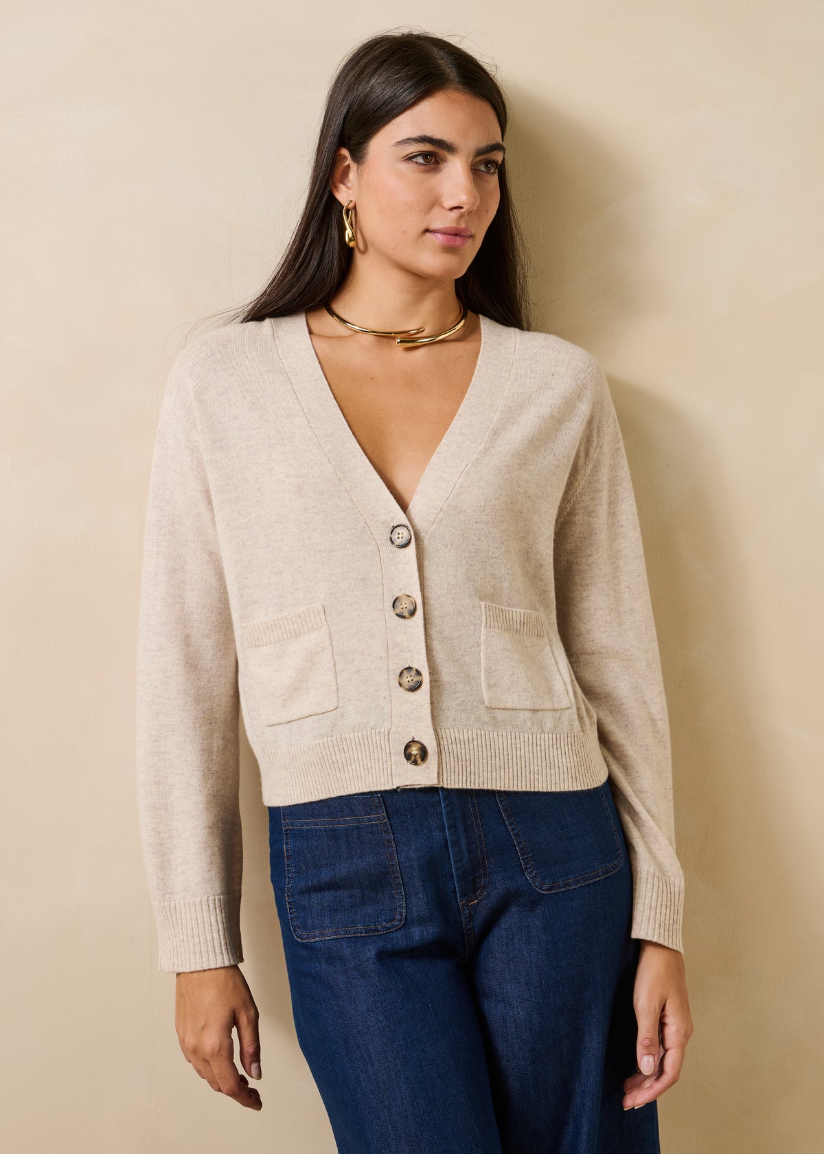 Beiger Langarm-Strickjacke aus Wolle und Kaschmir mit V-Ausschnitt