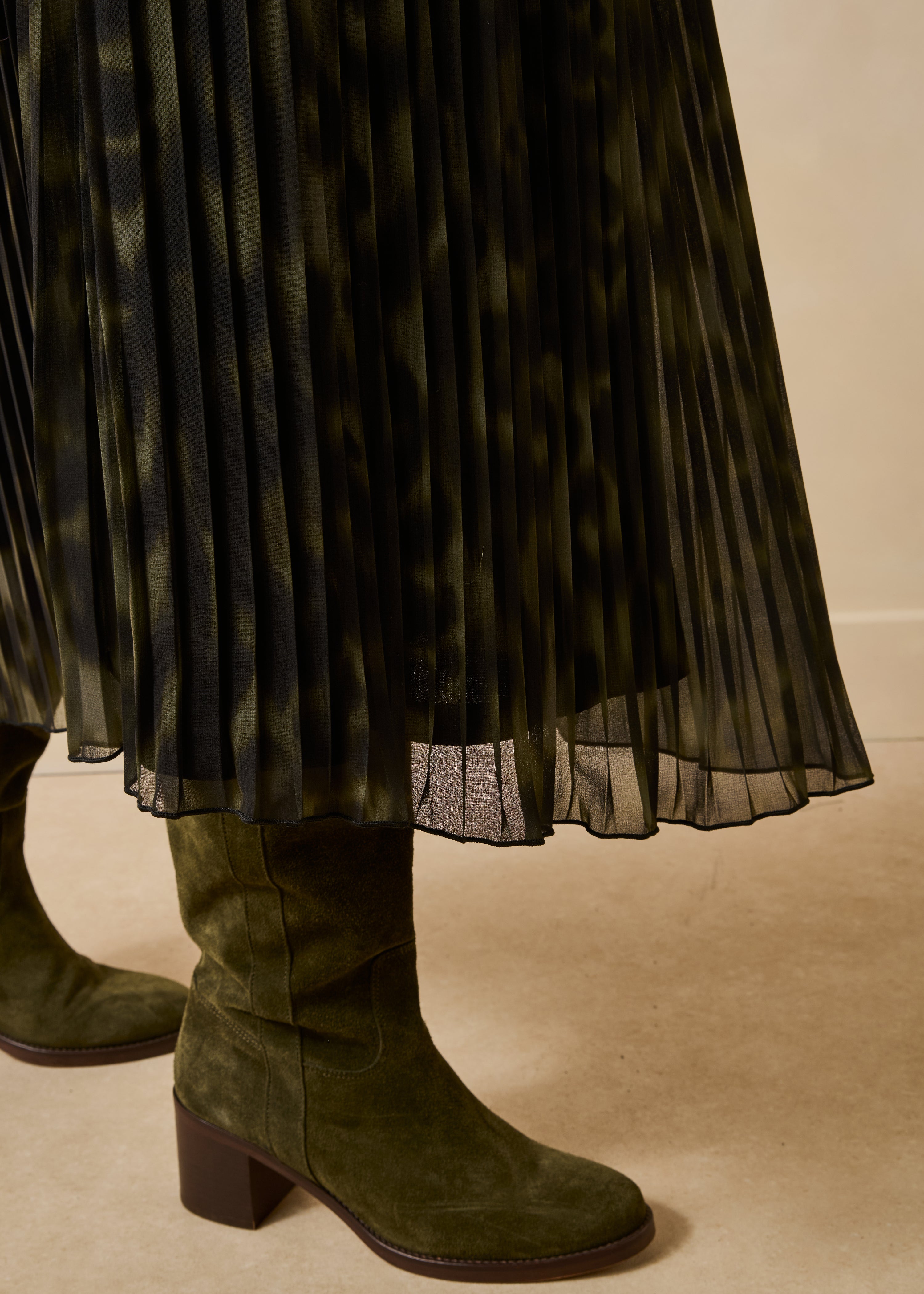 Jupe longue plissée kaki à imprimé tie & dye