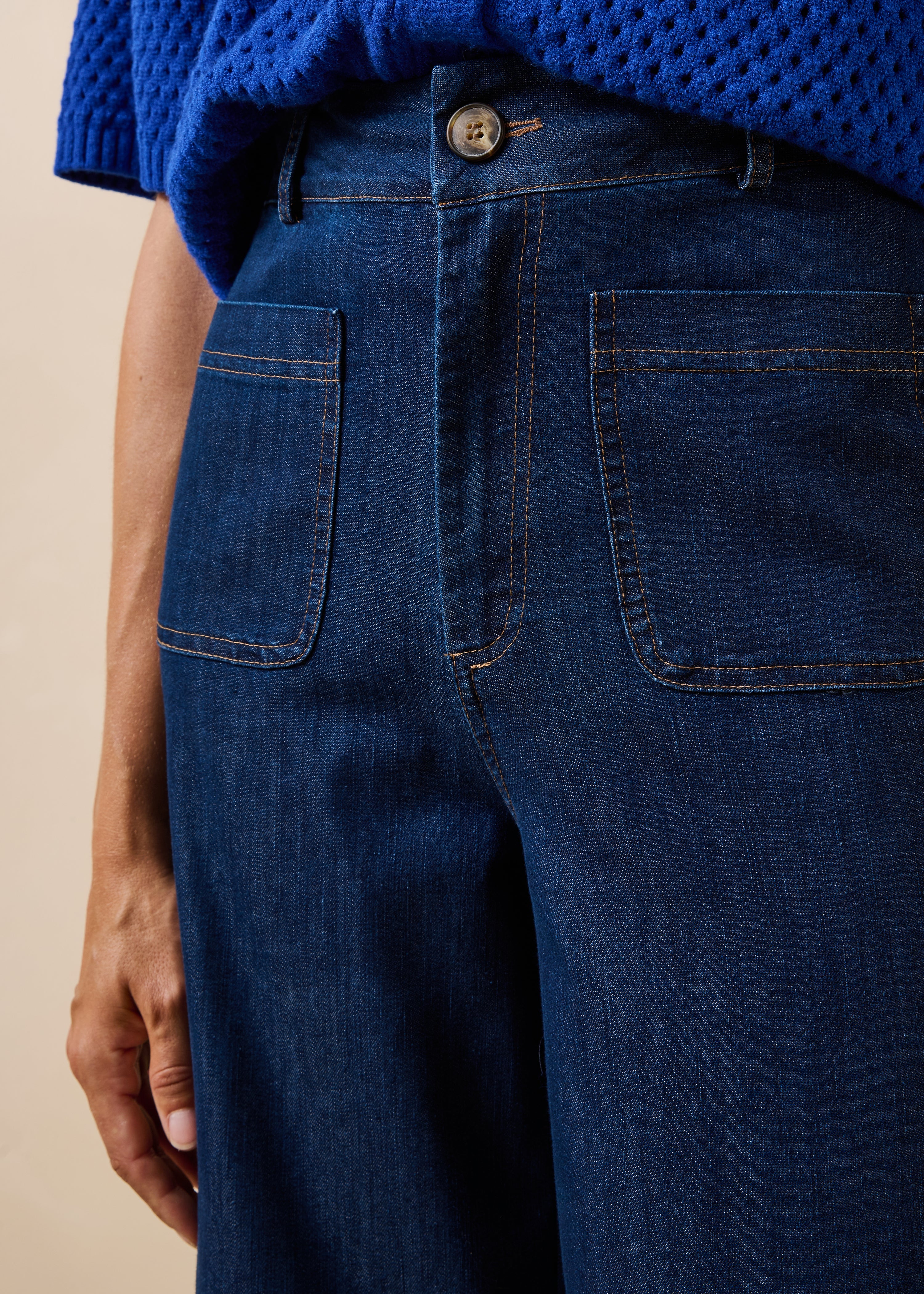 Wide cropped pants in raw denim