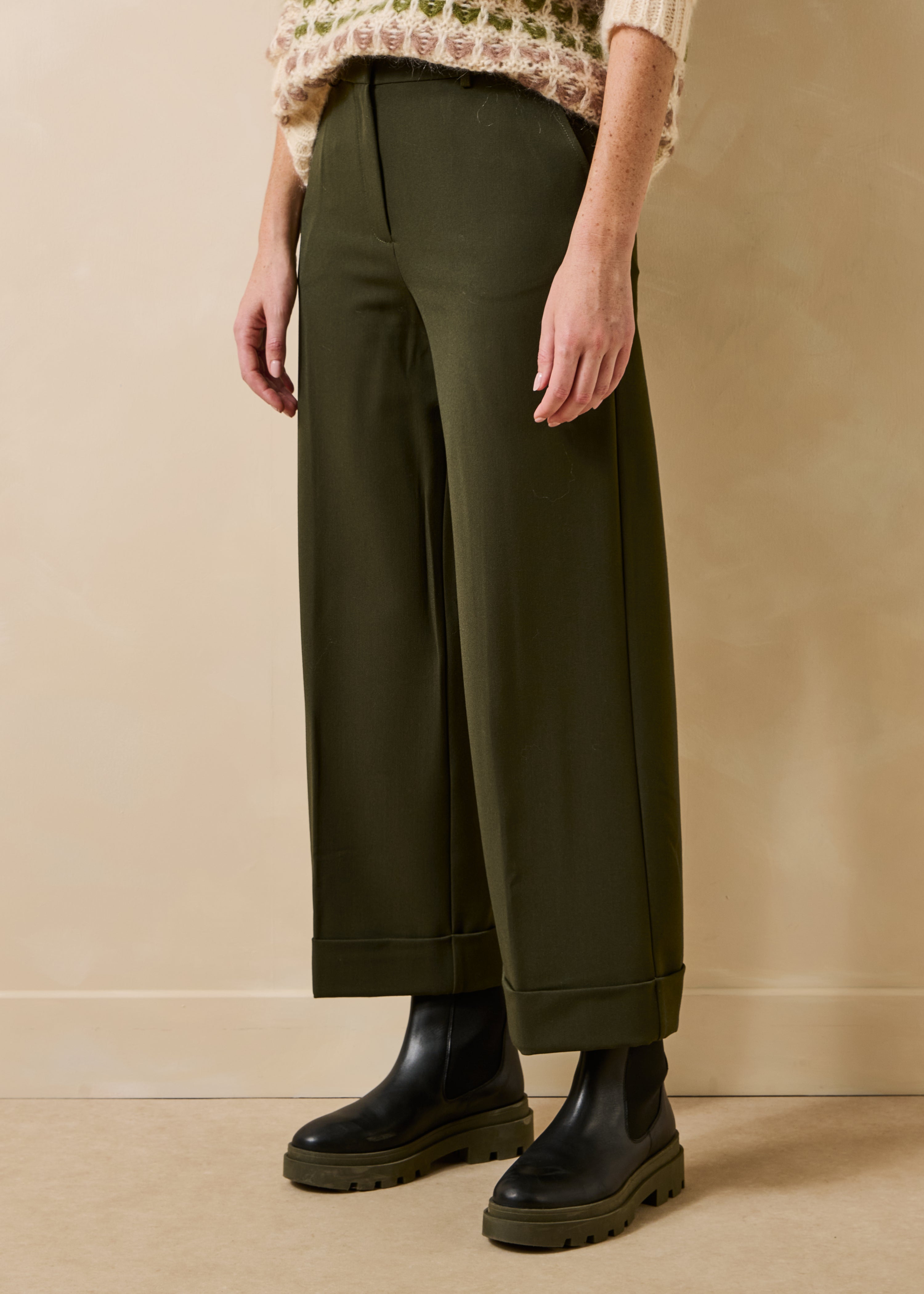 Pantalone dritto cropped kaki con risvolto