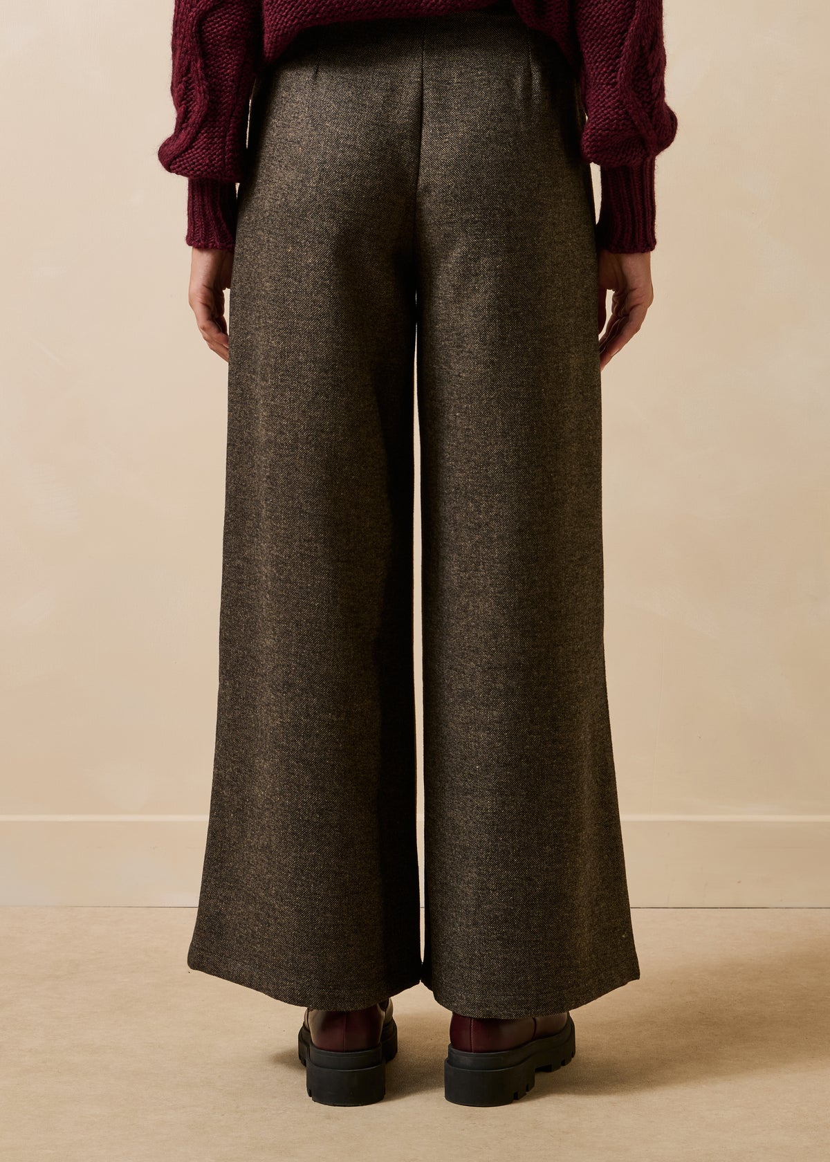 Pantalón oversize marrón de tweed