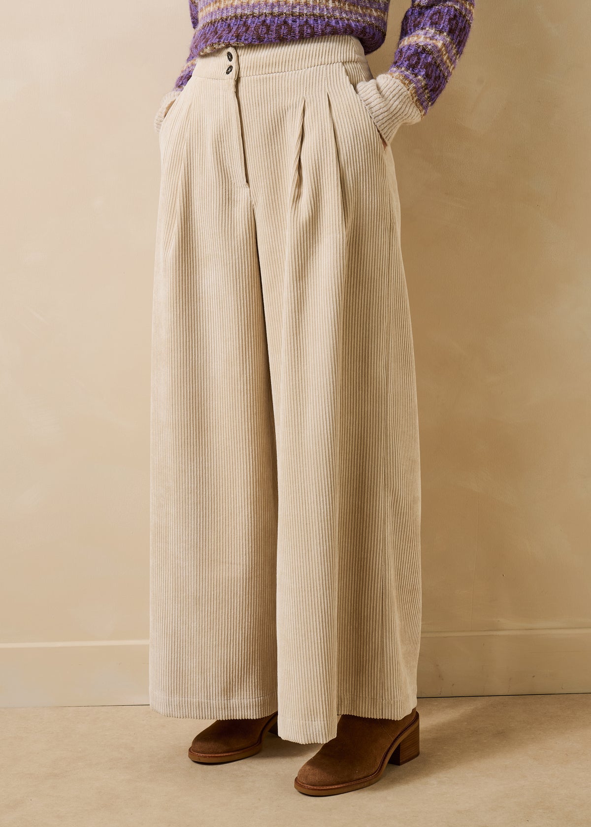 Pantalón ancho beige de pana acanalada
