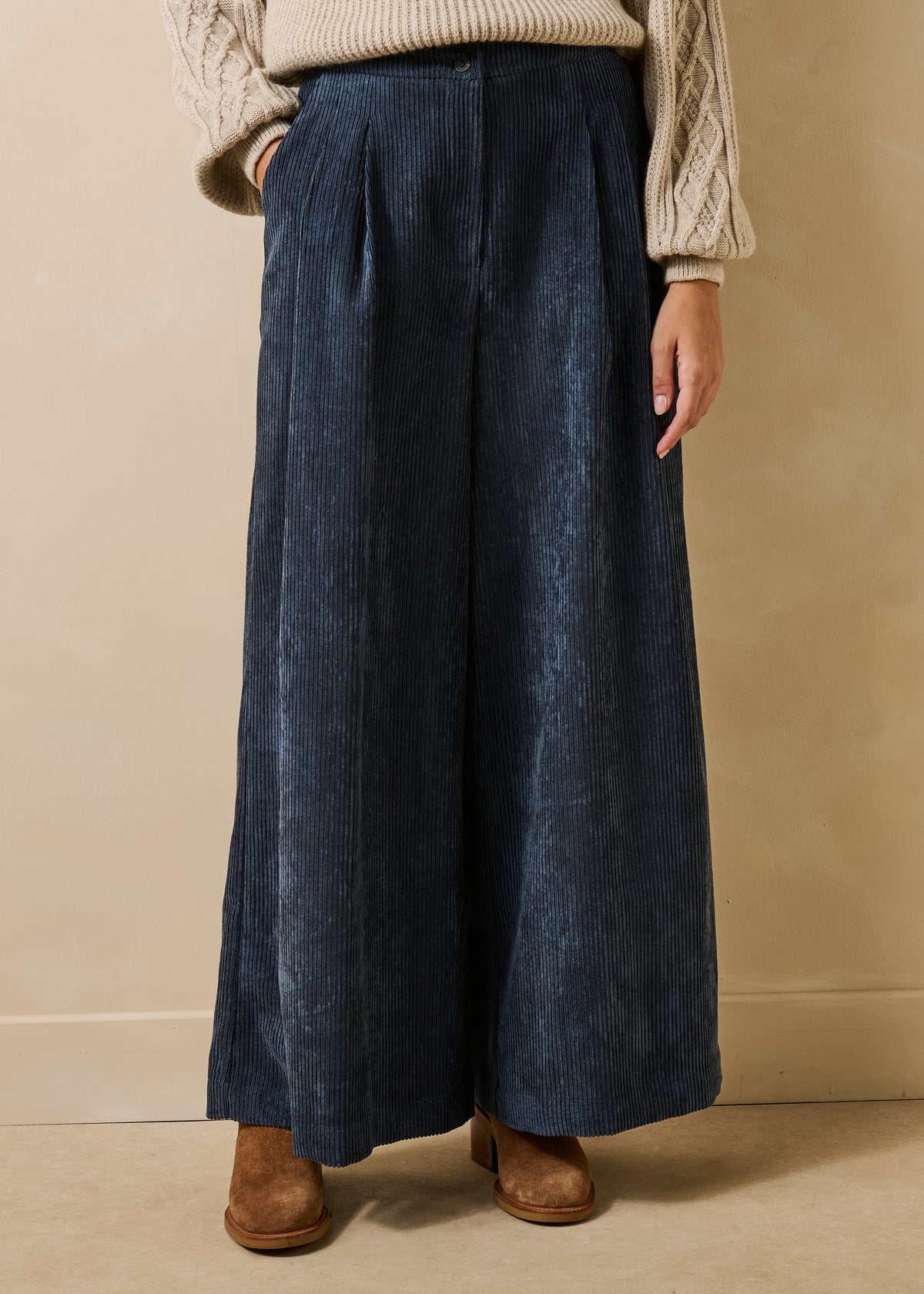 Pantalón ancho azul grisáceo de pana