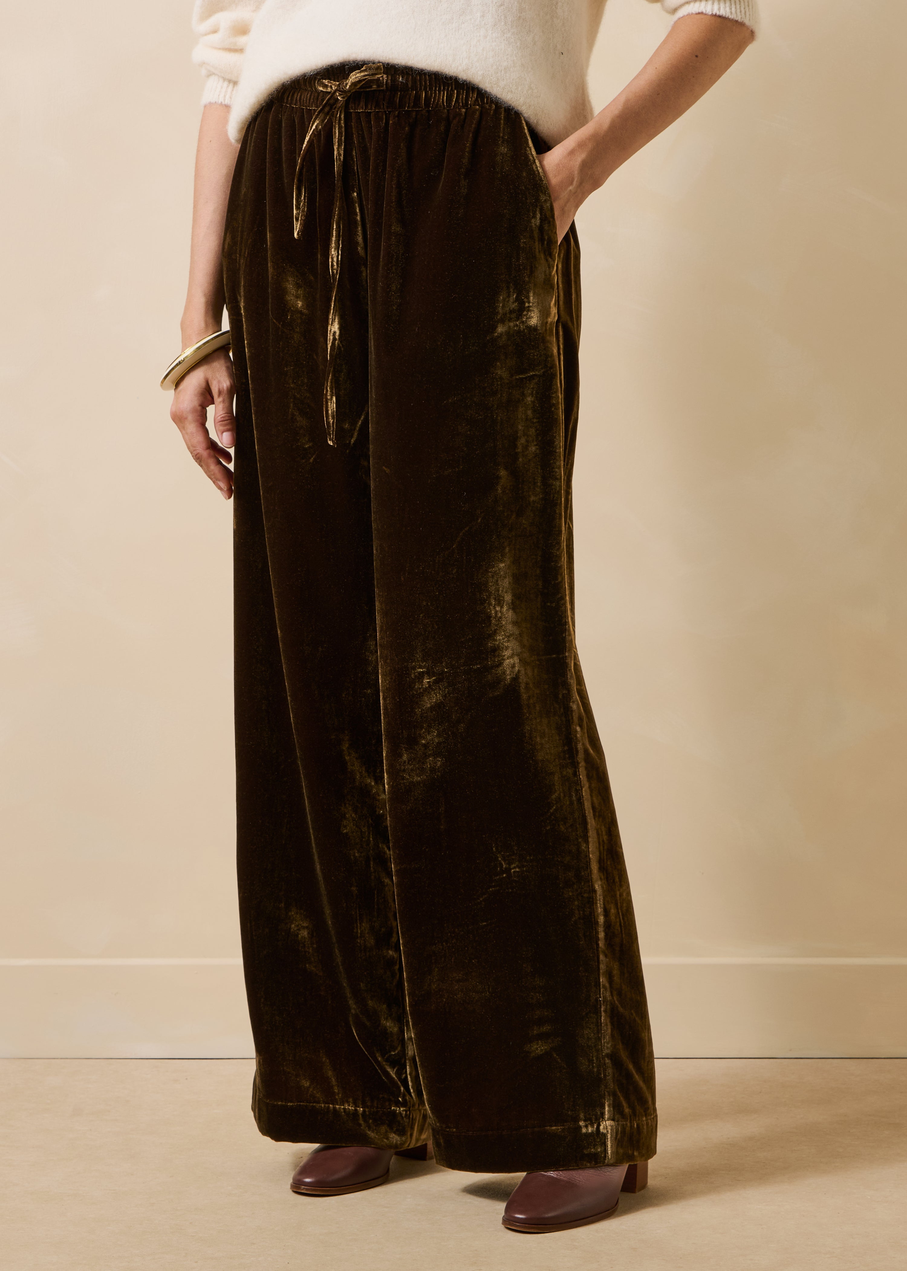 Pantalon large marron glacé en velours