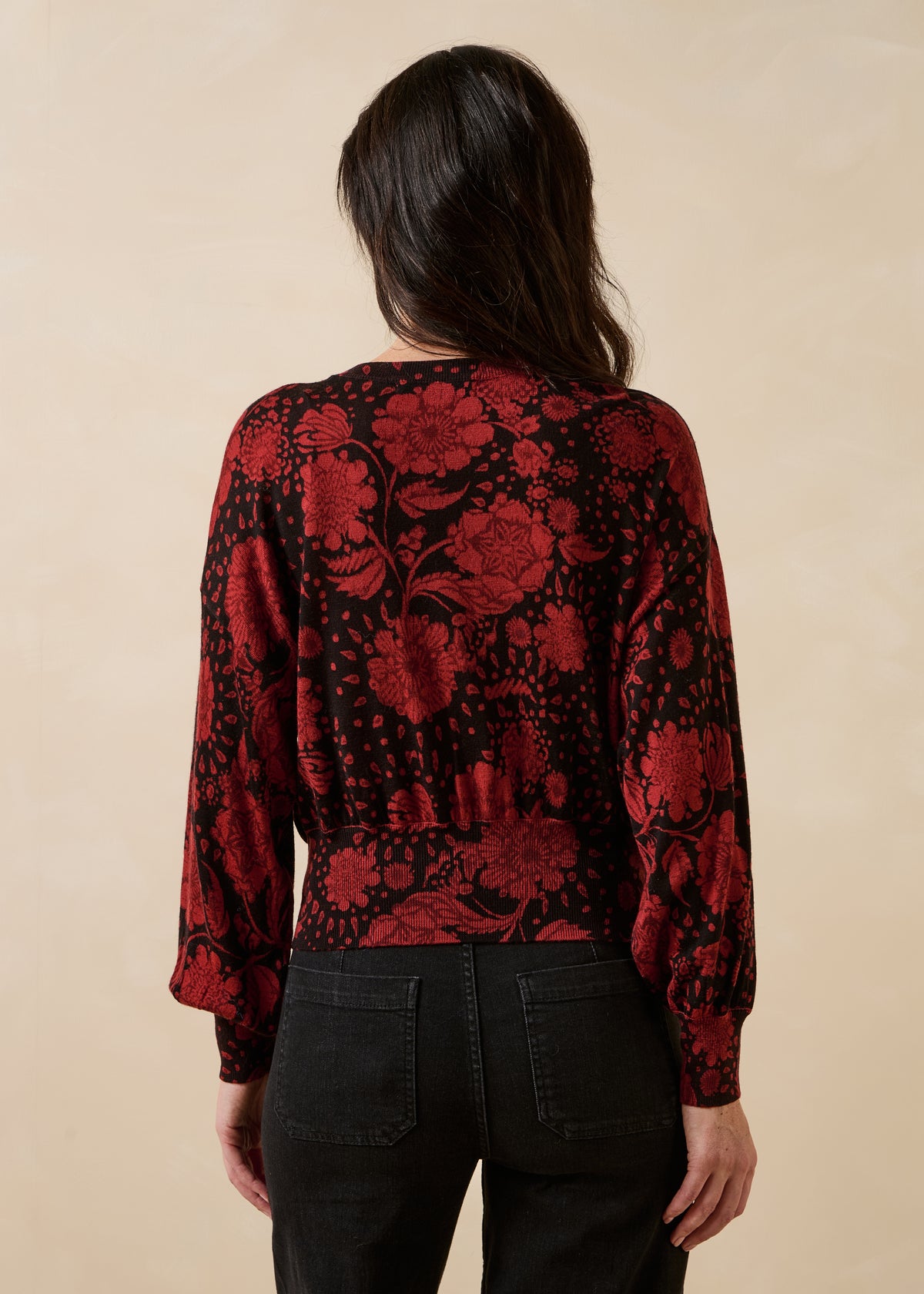 Bordeauxfarbener Pullover mit langen Ärmeln aus Blumenwolle