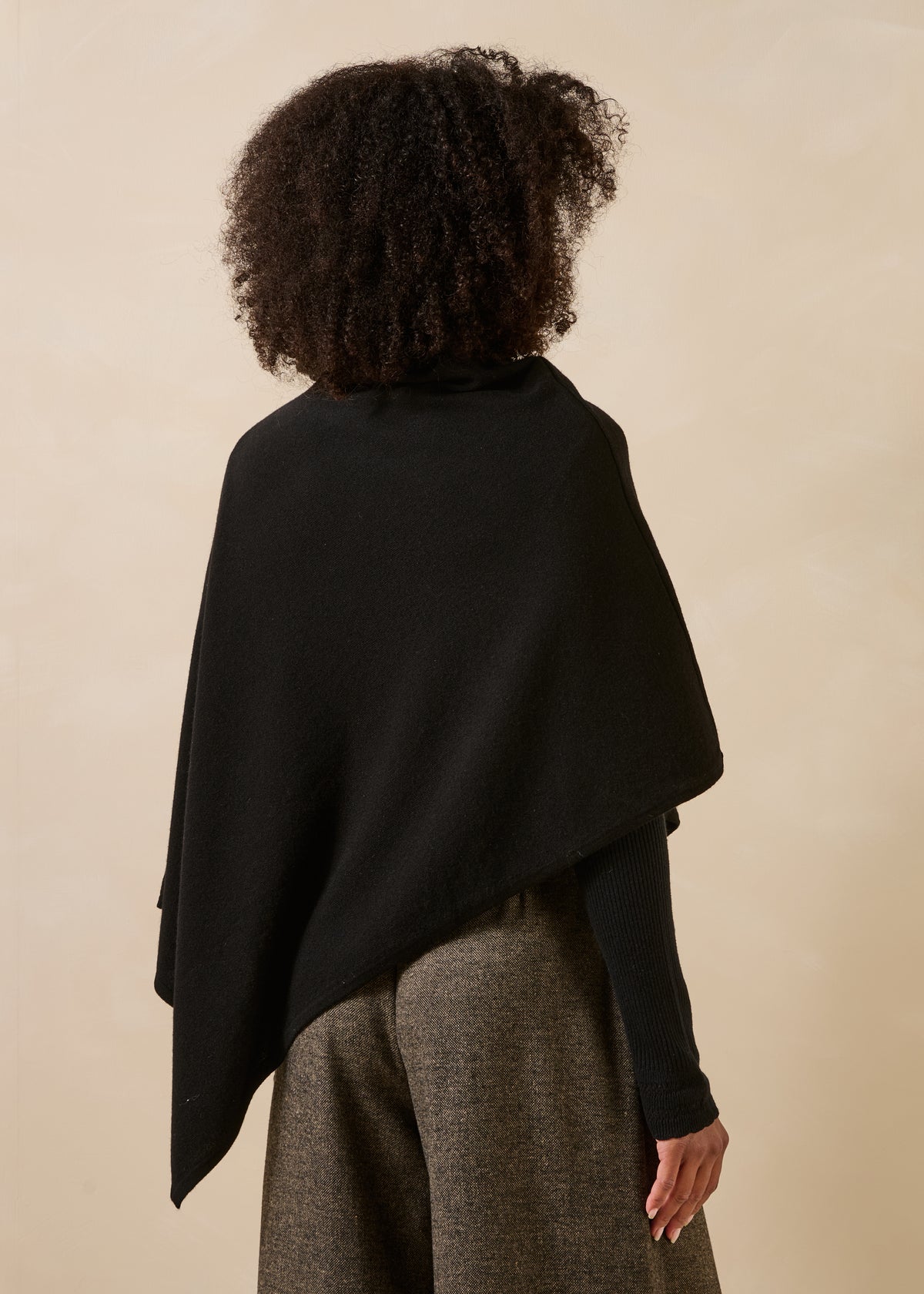 Black Sweater - Foncho