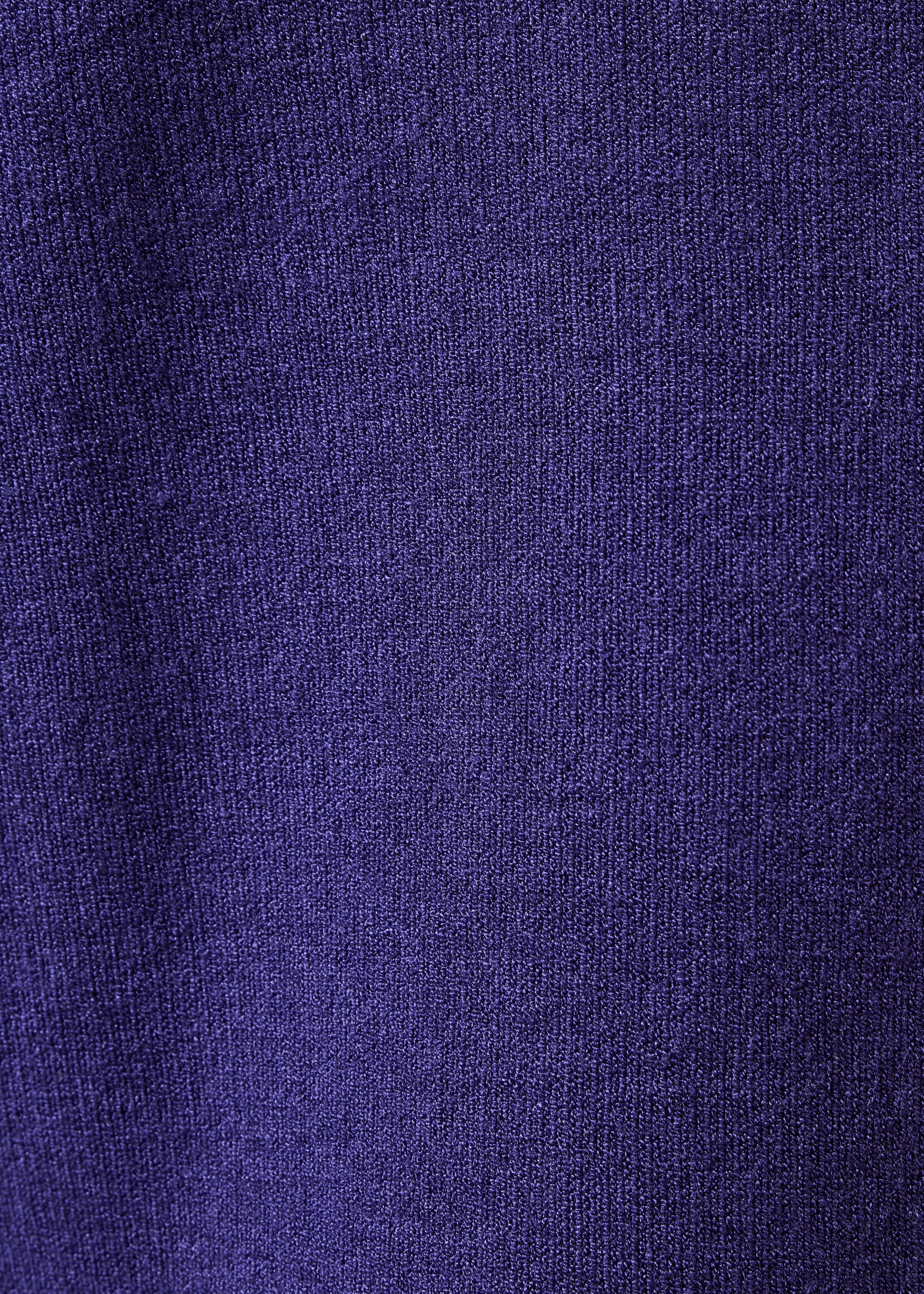 Violetter Pullover mit langen Ärmeln und V-Ausschnitt