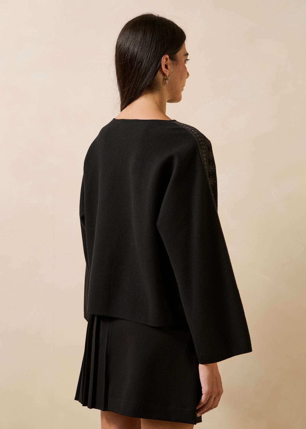 Pull noir court manches longues en milano